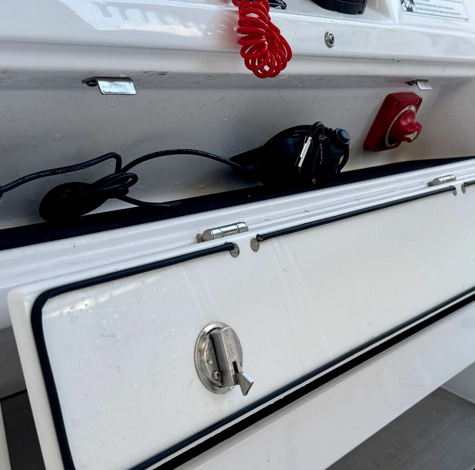 23’ Center Console : Fish/Cruise/Sandbar 