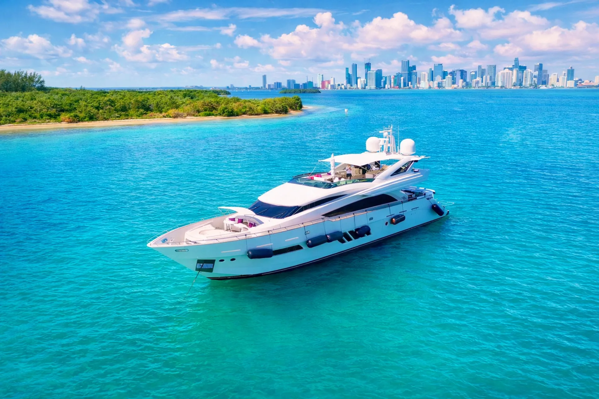 Stunning 105’ Dominator in Miami Beach with JACUZZI