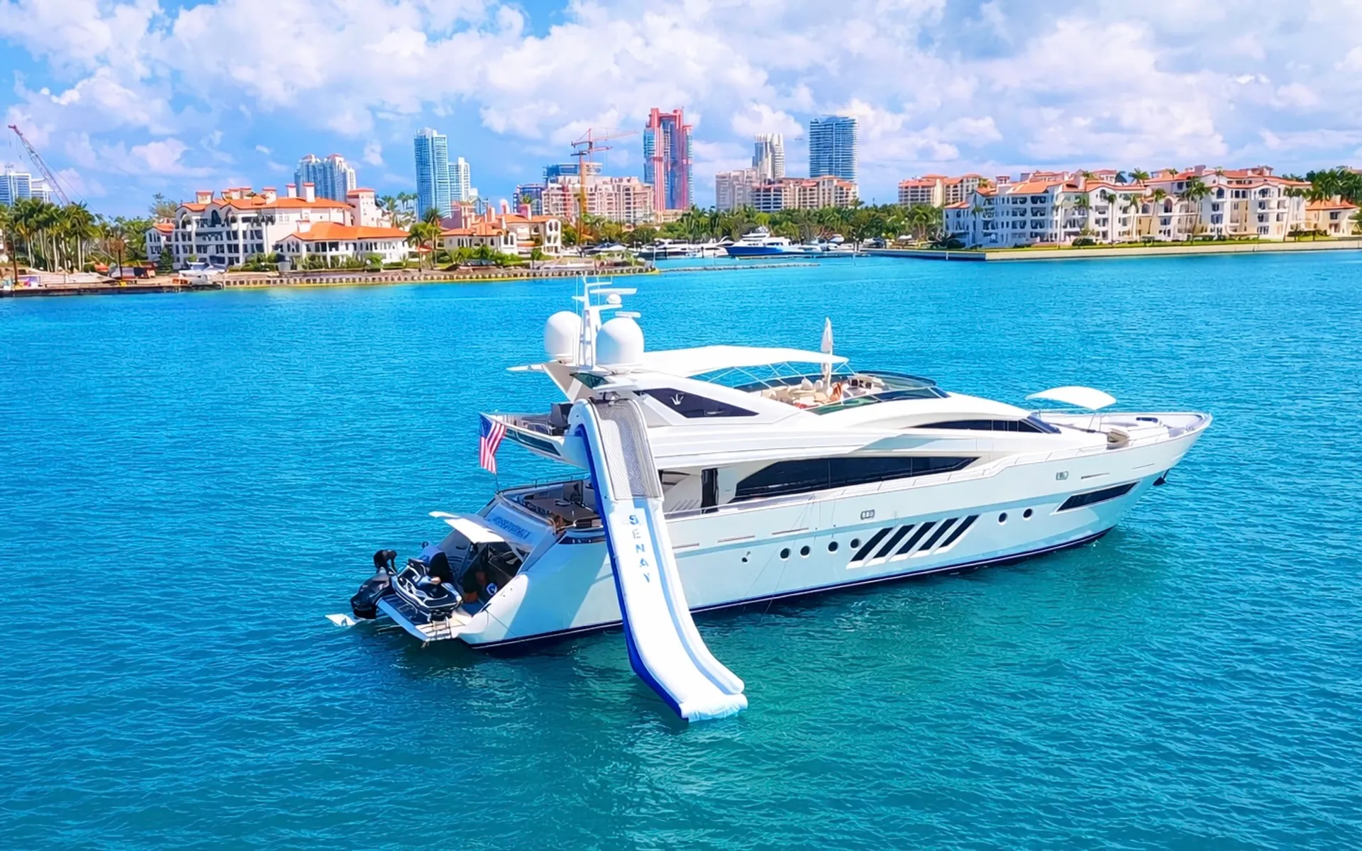 Stunning 105’ Dominator in Miami Beach with JACUZZI