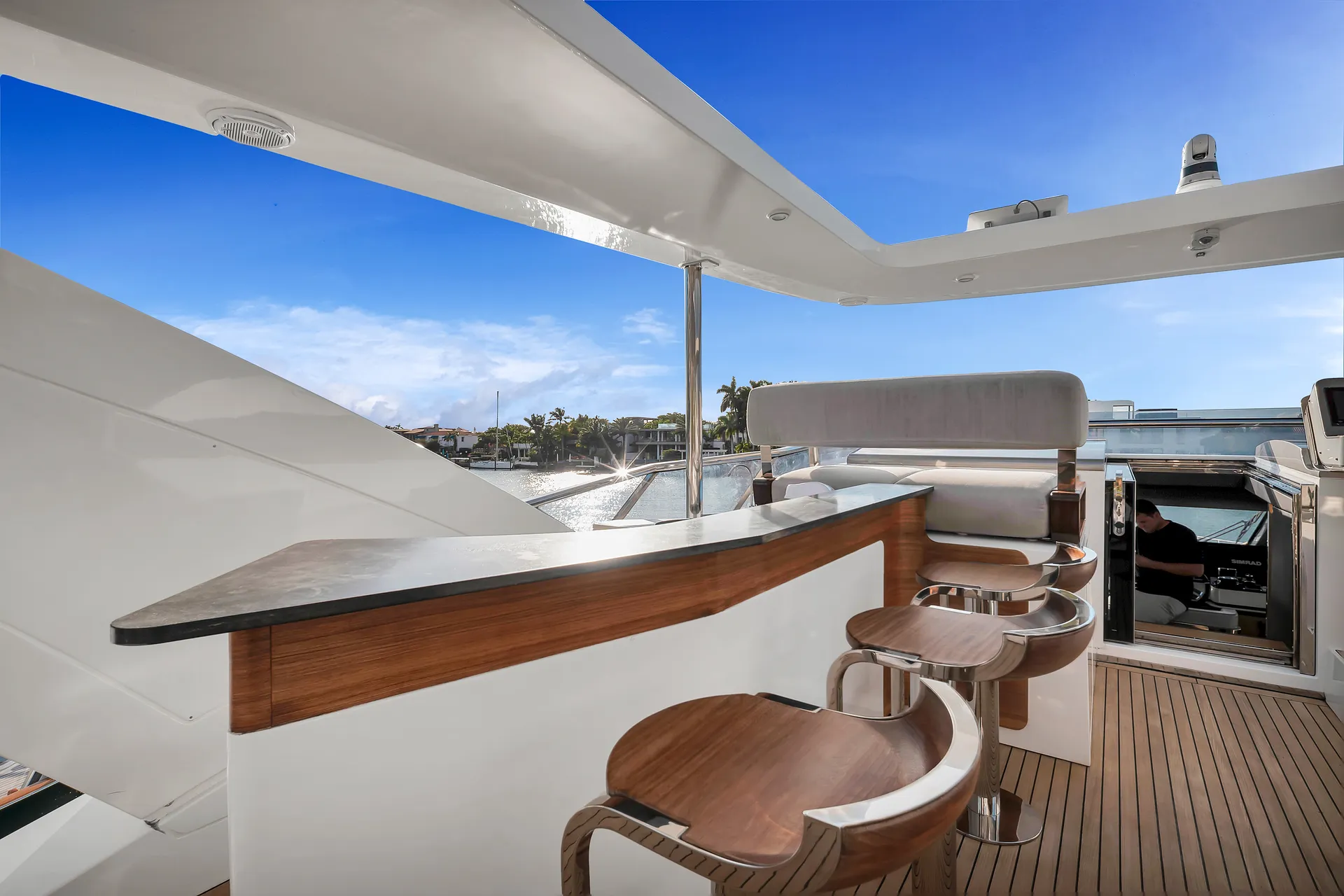 88ft Azimut "Cloud 9" –  Luxury Spacious Yacht w/ Jacuzzi