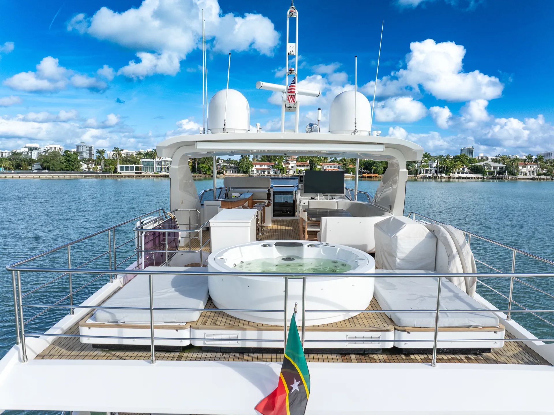 88ft Azimut "Cloud 9" –  Luxury Spacious Yacht w/ Jacuzzi