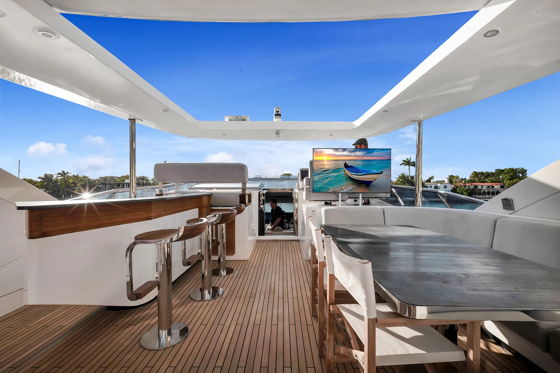 88ft Azimut "Cloud 9" –  Luxury Spacious Yacht w/ Jacuzzi
