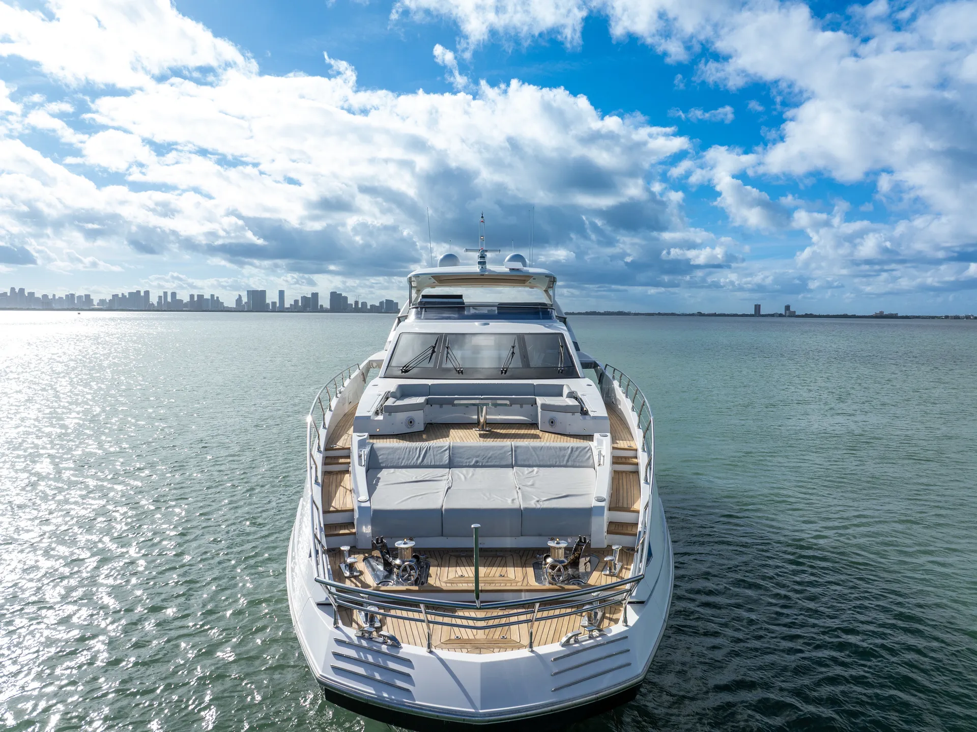 88ft Azimut "Cloud 9" –  Luxury Spacious Yacht w/ Jacuzzi
