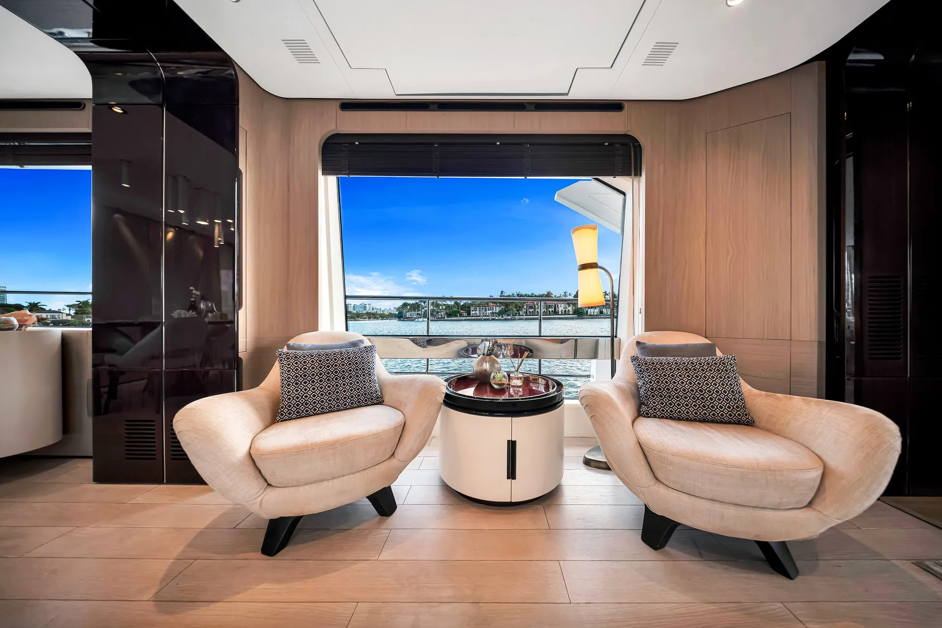 88ft Azimut "Cloud 9" –  Luxury Spacious Yacht w/ Jacuzzi