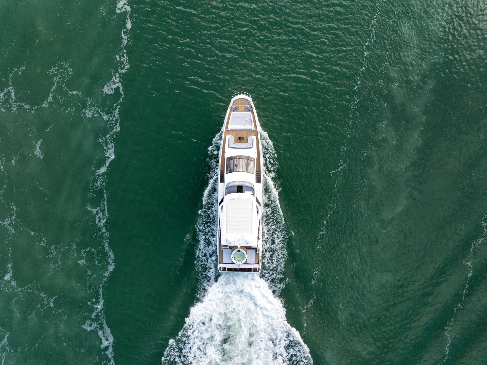 88ft Azimut "Cloud 9" –  Luxury Spacious Yacht w/ Jacuzzi