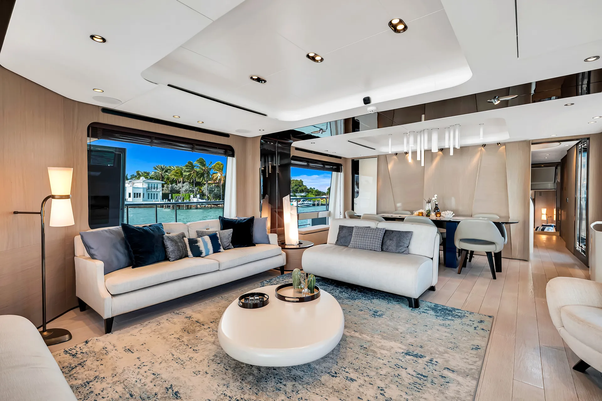 88ft Azimut "Cloud 9" –  Luxury Spacious Yacht w/ Jacuzzi