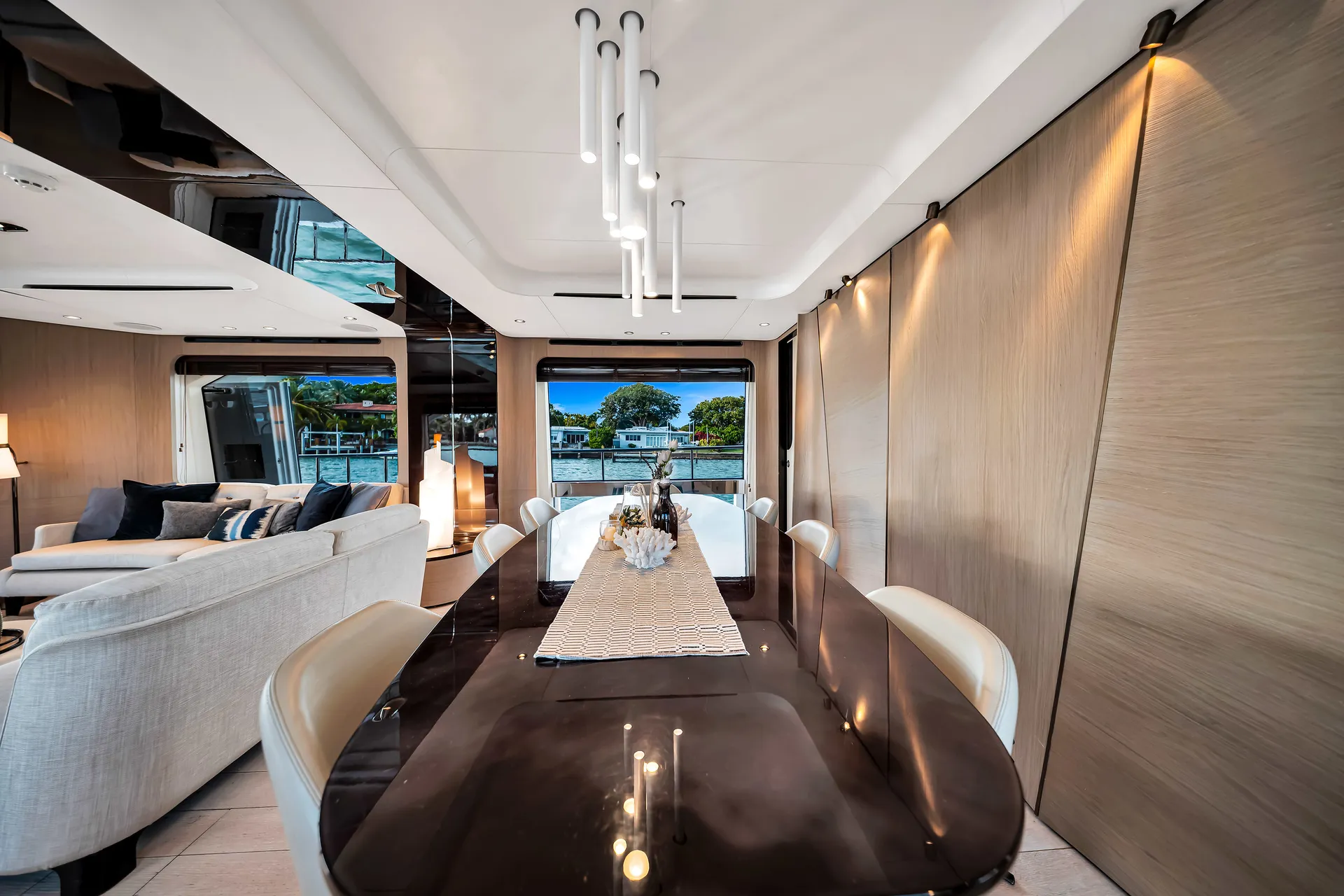 88ft Azimut "Cloud 9" –  Luxury Spacious Yacht w/ Jacuzzi