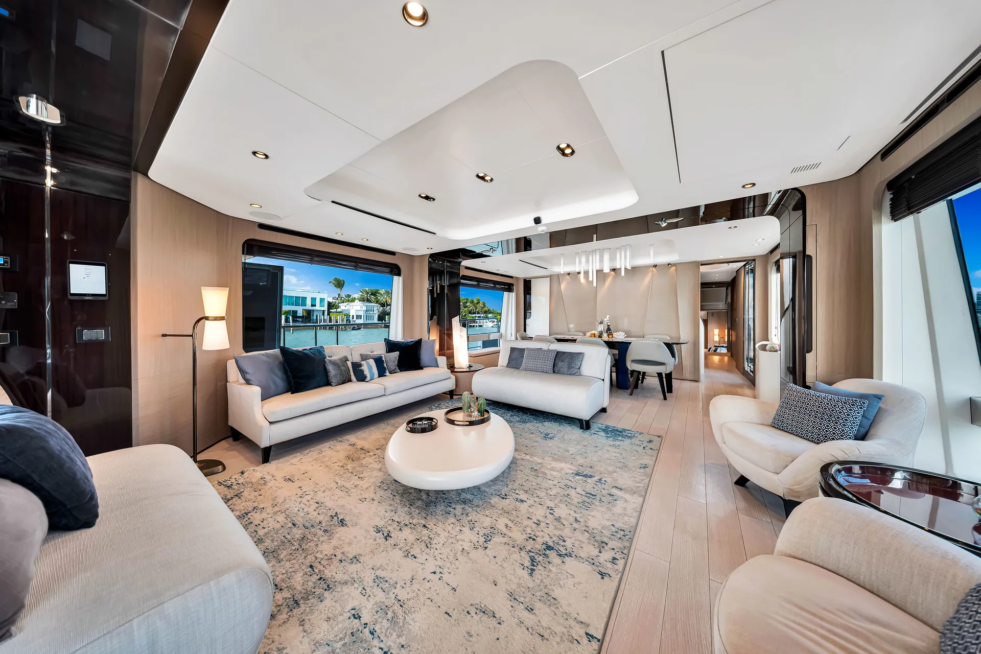 88ft Azimut "Cloud 9" –  Luxury Spacious Yacht w/ Jacuzzi