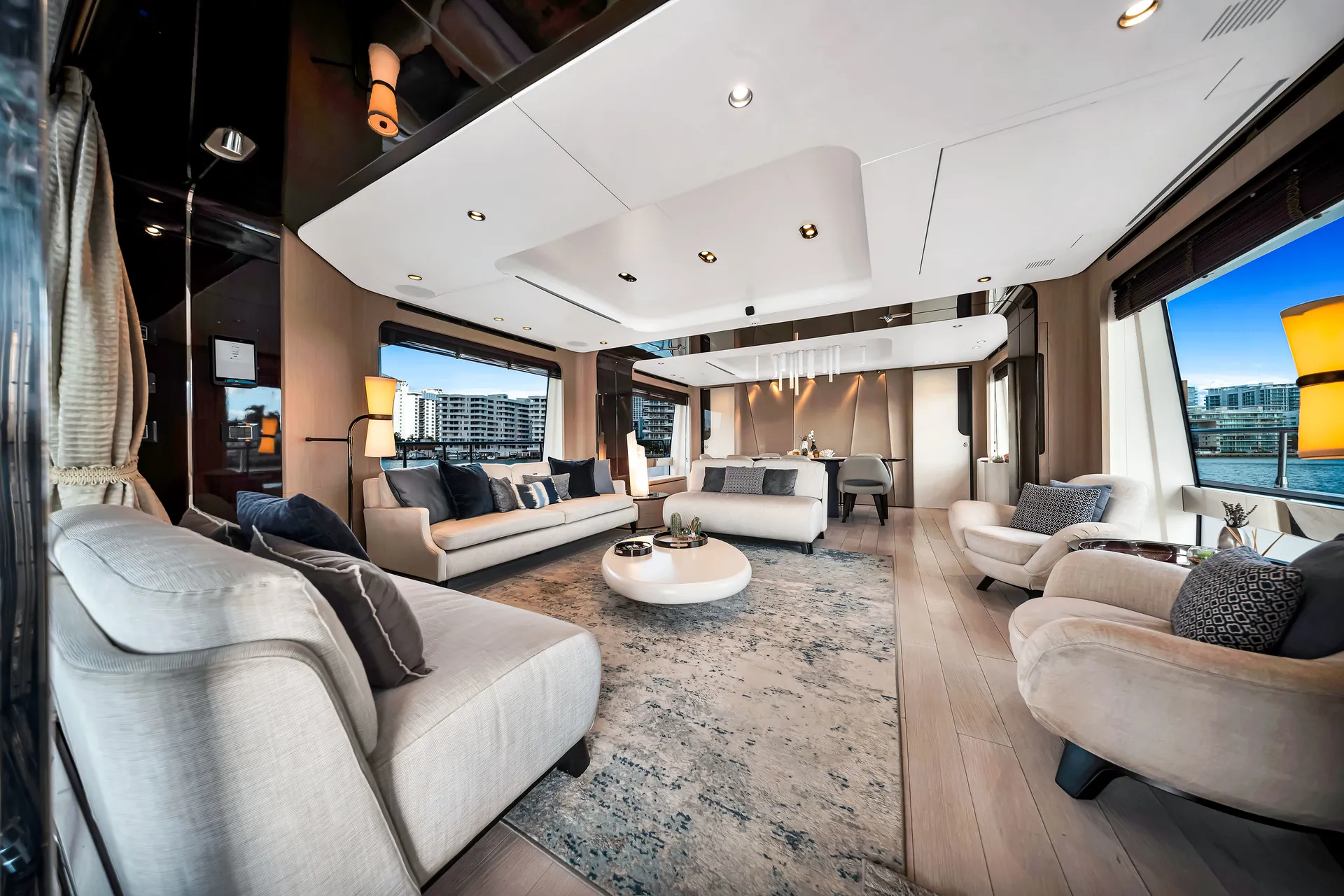 88ft Azimut "Cloud 9" –  Luxury Spacious Yacht w/ Jacuzzi