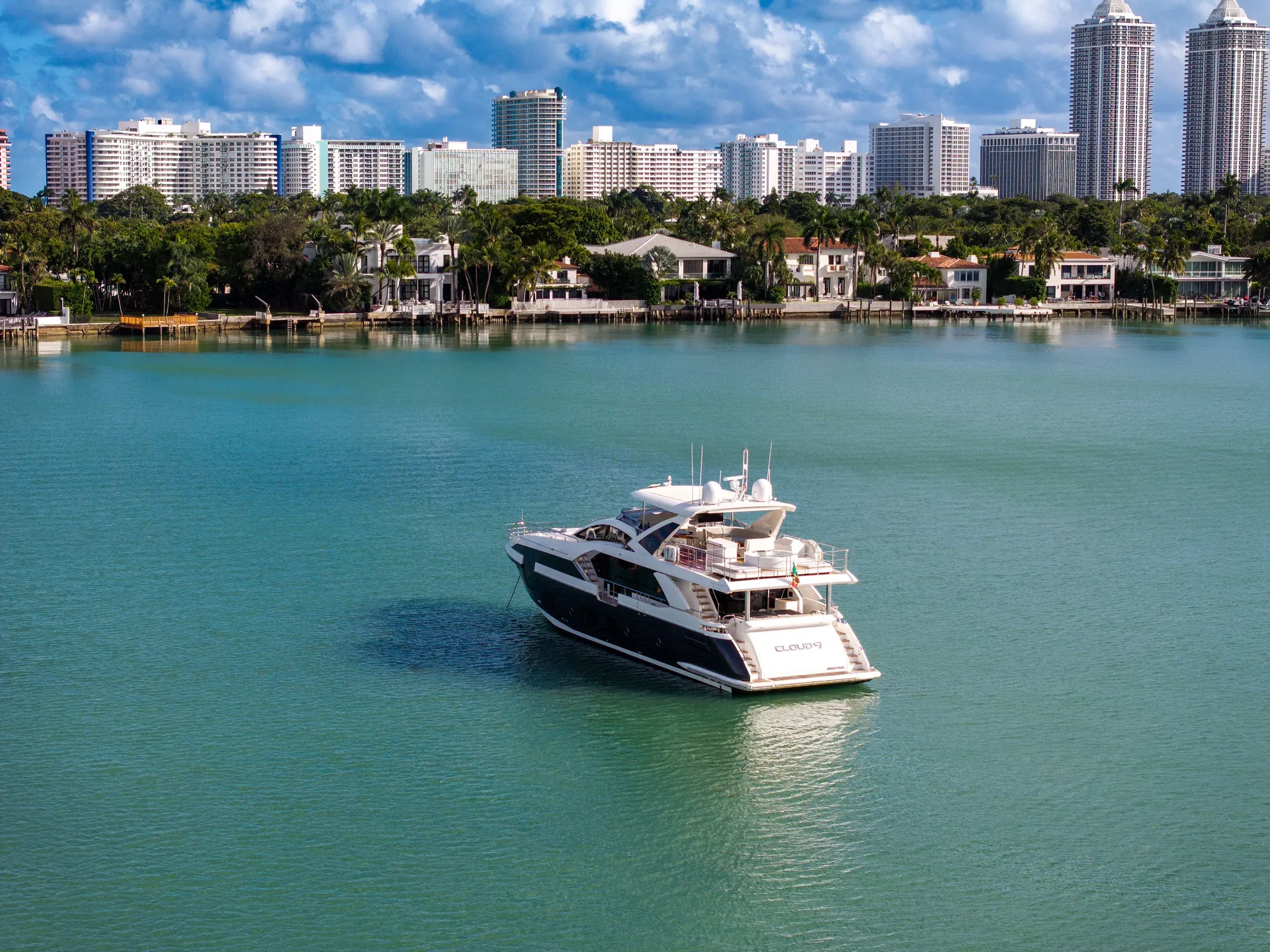 88ft Azimut "Cloud 9" –  Luxury Spacious Yacht w/ Jacuzzi