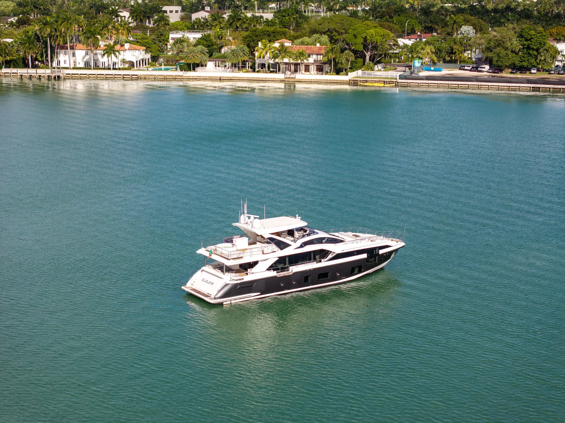 88ft Azimut "Cloud 9" –  Luxury Spacious Yacht w/ Jacuzzi