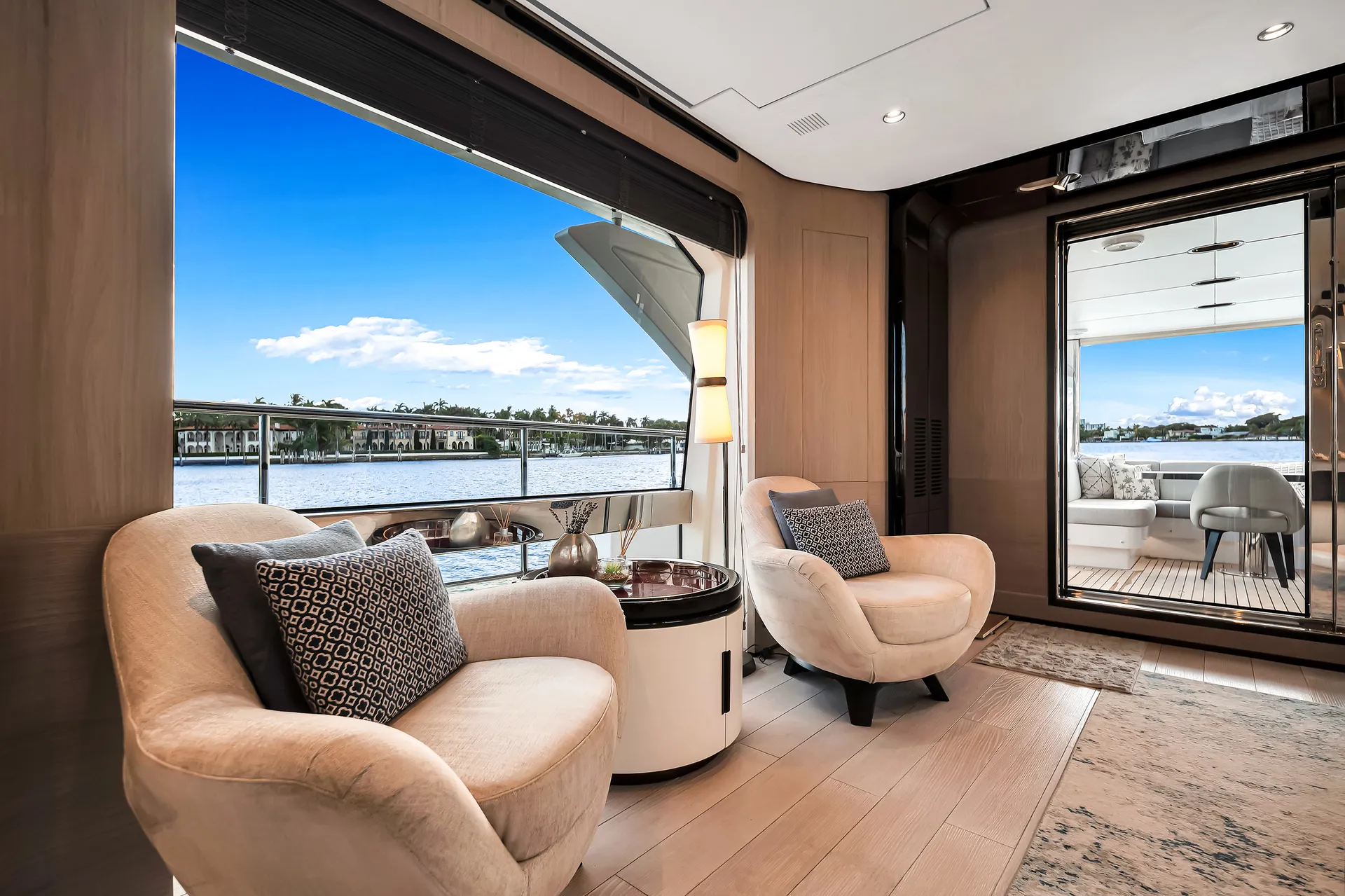 88ft Azimut "Cloud 9" –  Luxury Spacious Yacht w/ Jacuzzi