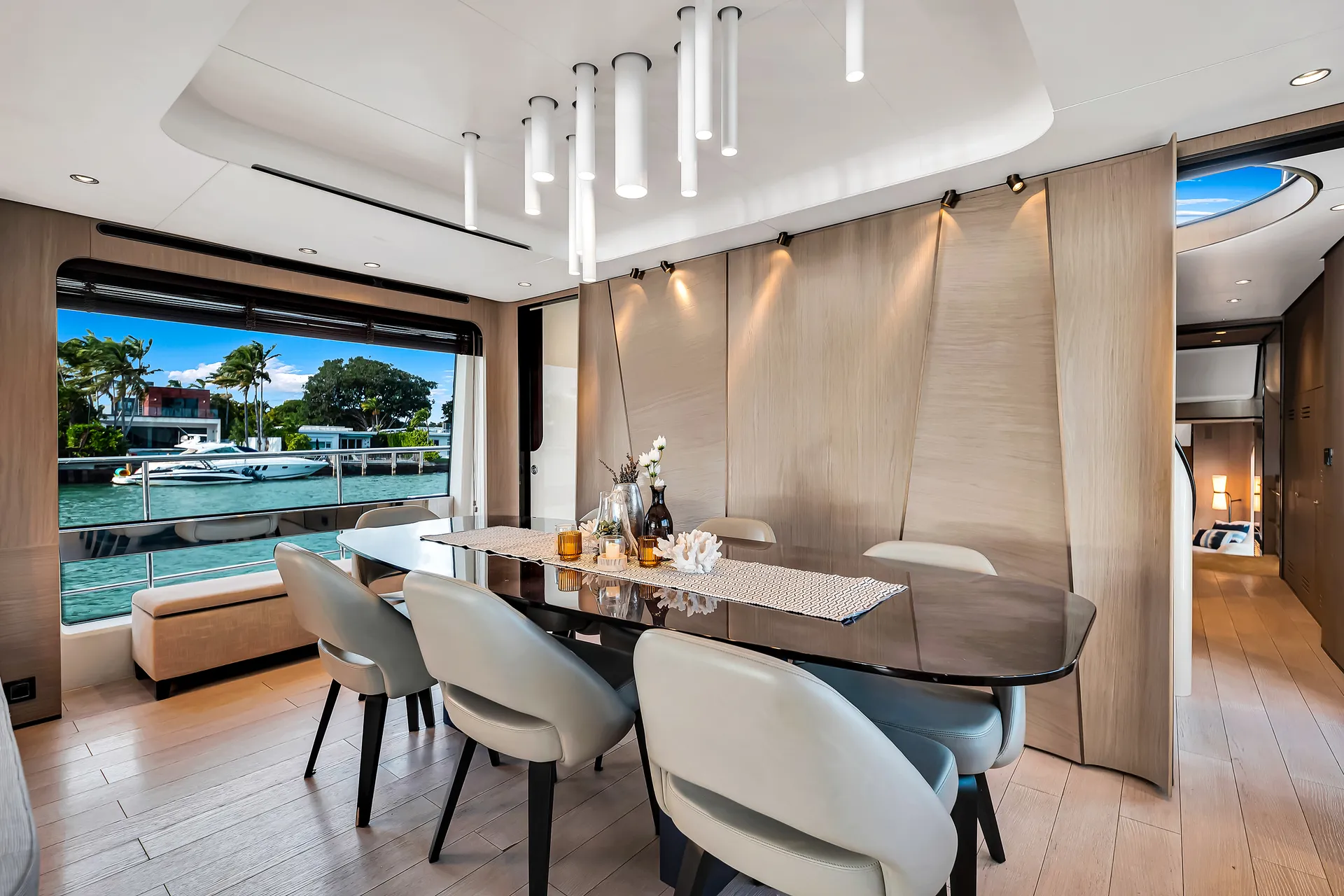 88ft Azimut "Cloud 9" –  Luxury Spacious Yacht w/ Jacuzzi