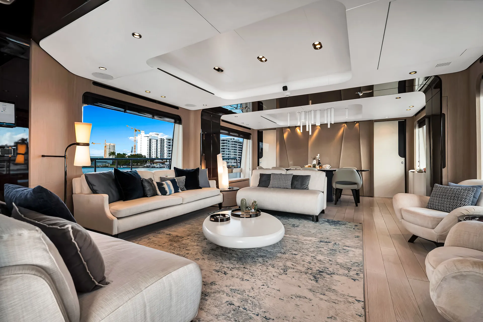 88ft Azimut "Cloud 9" –  Luxury Spacious Yacht w/ Jacuzzi