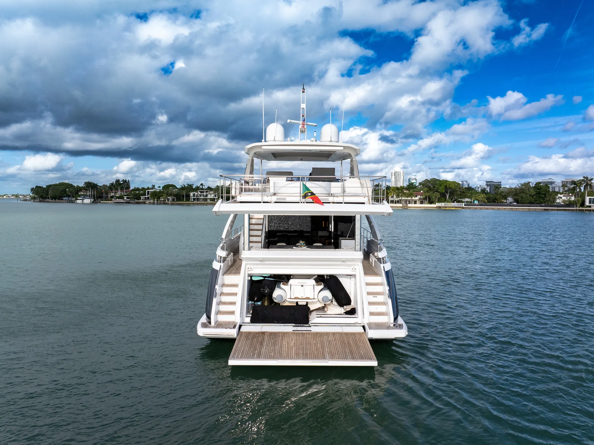 88ft Azimut "Cloud 9" –  Luxury Spacious Yacht w/ Jacuzzi