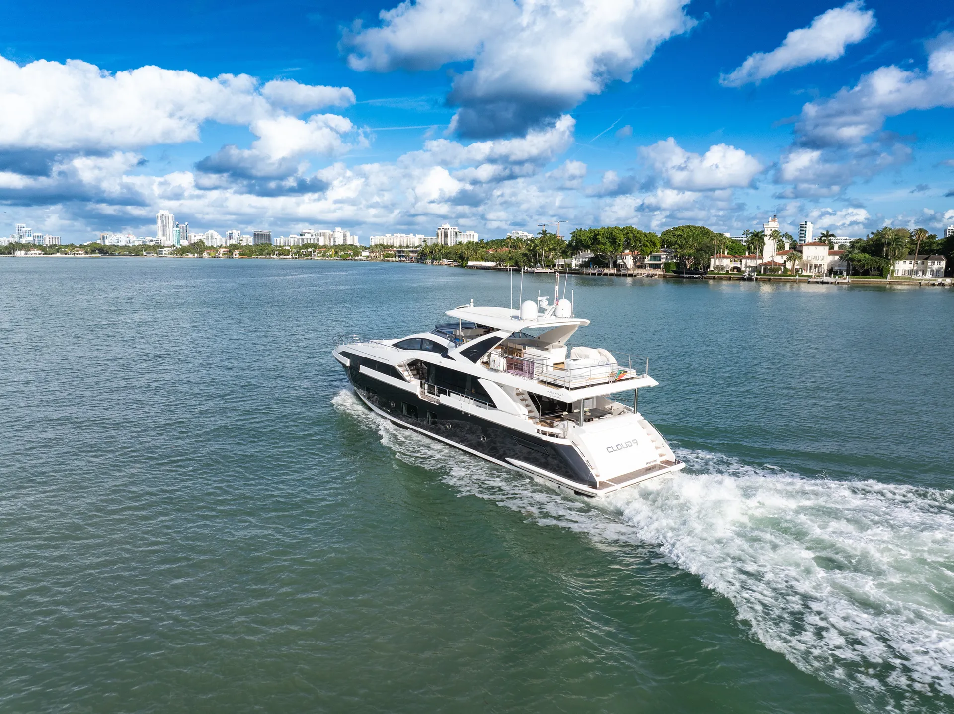 88ft Azimut "Cloud 9" –  Luxury Spacious Yacht w/ Jacuzzi