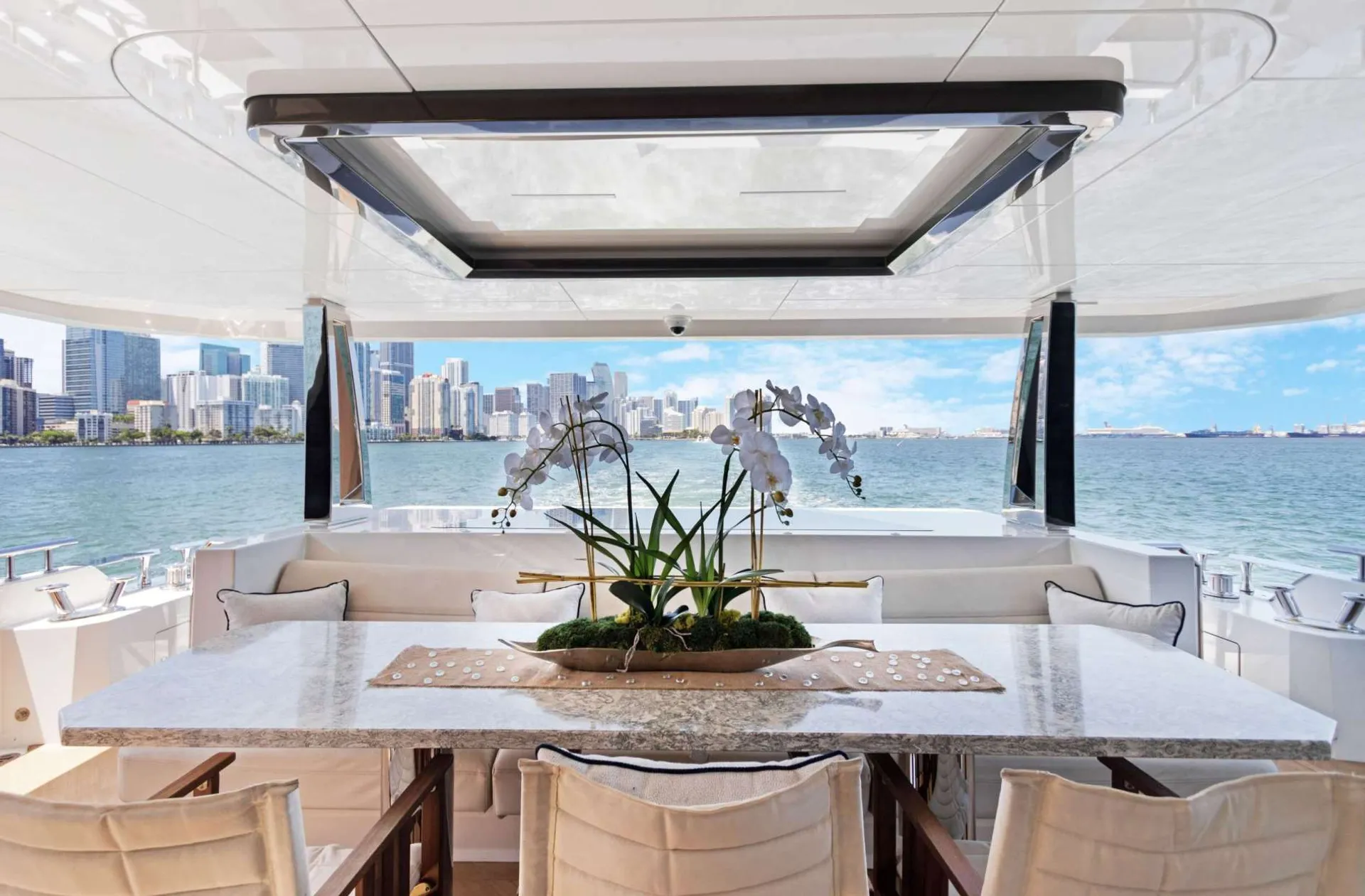 Ocean Alexander 28R in Miami, FL — photo 5