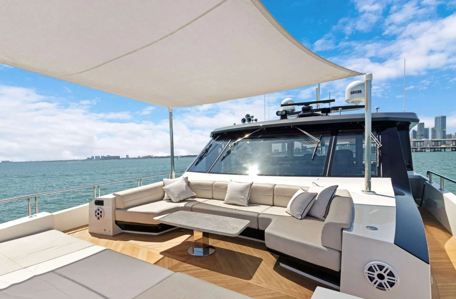 Ocean Alexander 28R in Miami, FL — photo 9