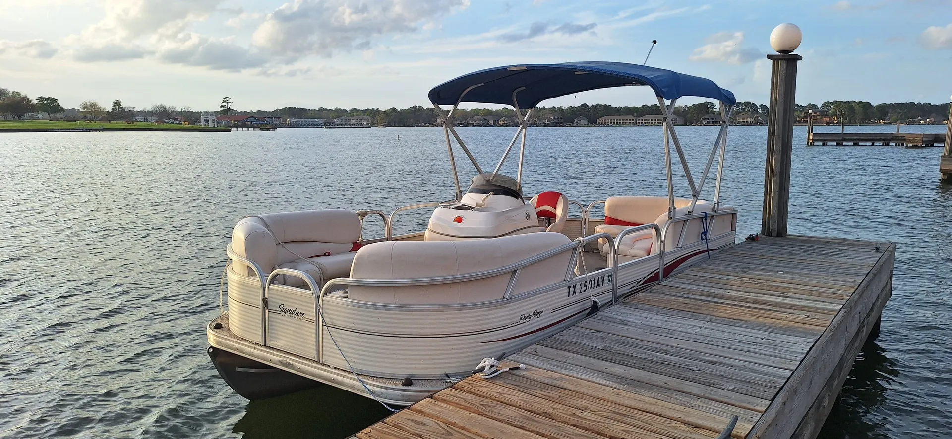 Sun Traker 7 passangers vessel 60HP