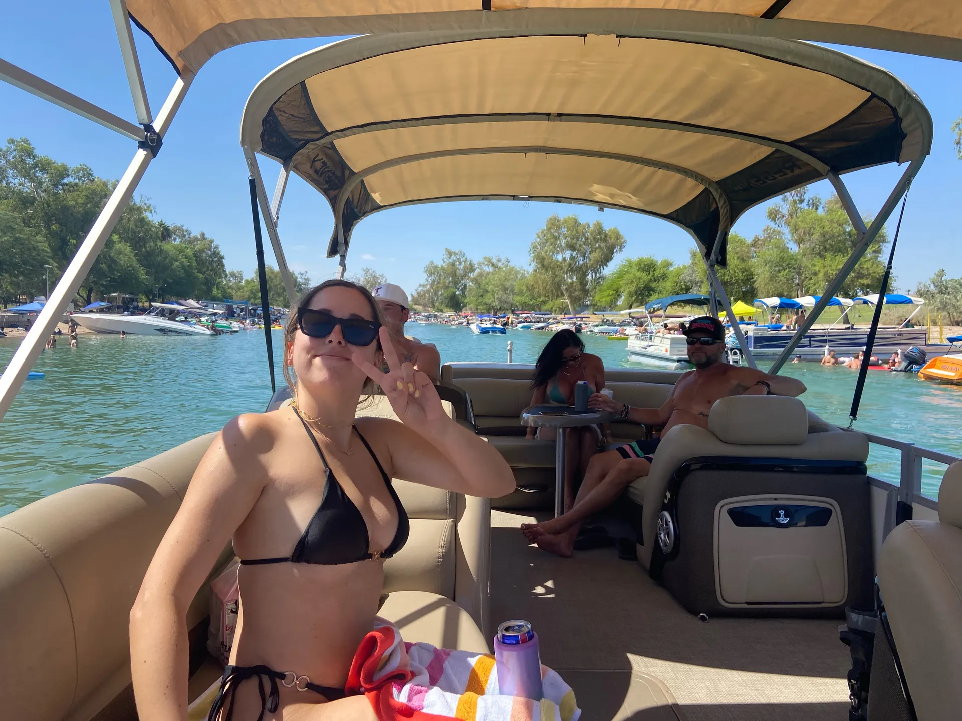 25’ Regency Luxury Pontoon Lake Havasu, Double Bimini, BBQ, Bluetooth
