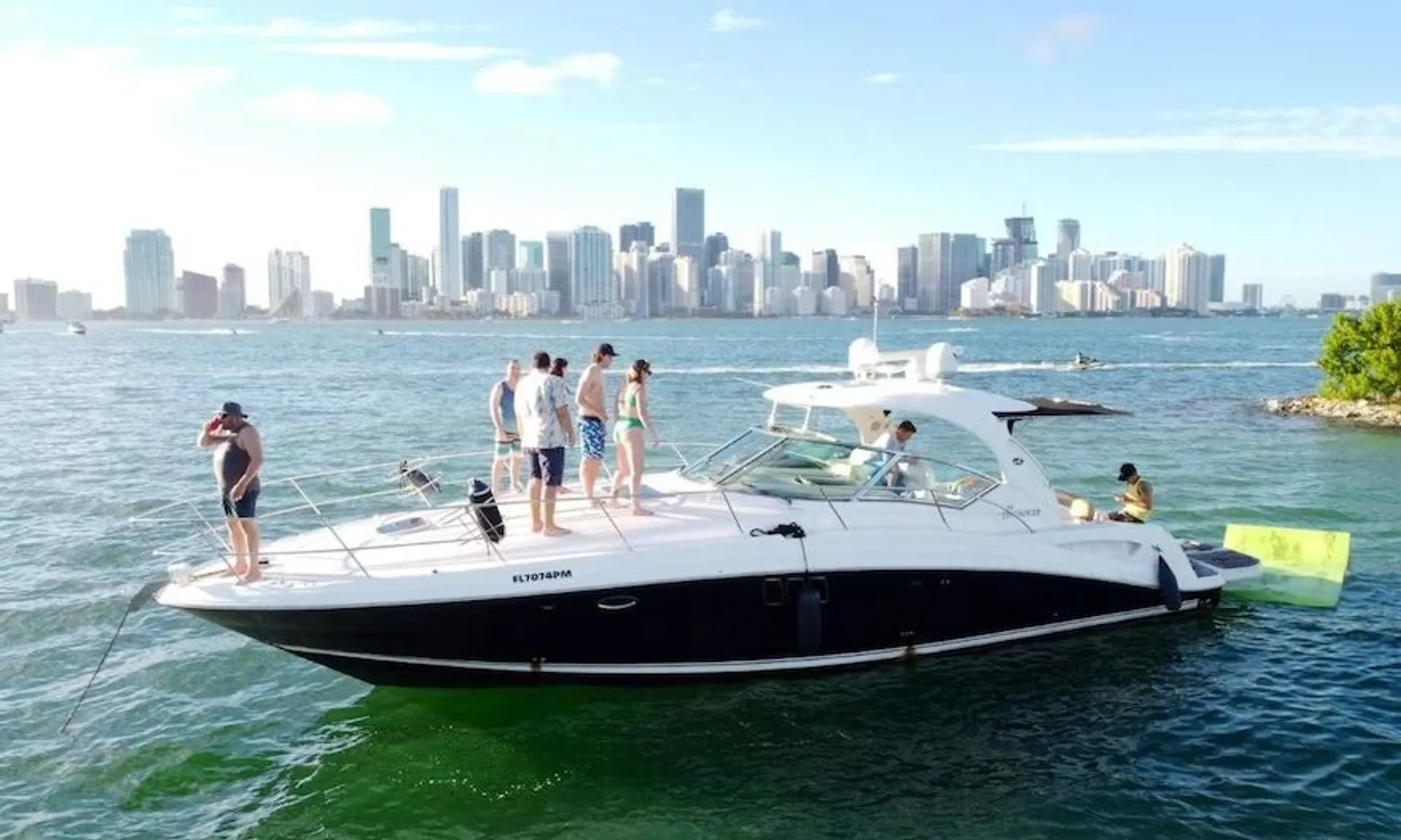 SEA RAY BOATS 400 Sundancer in Miami, FL — photo 6