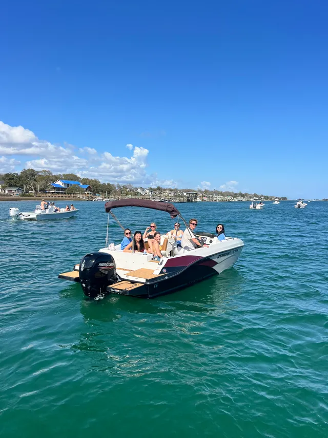 Rent a Starcraft Marine deck boat in Wilmington, NC near me