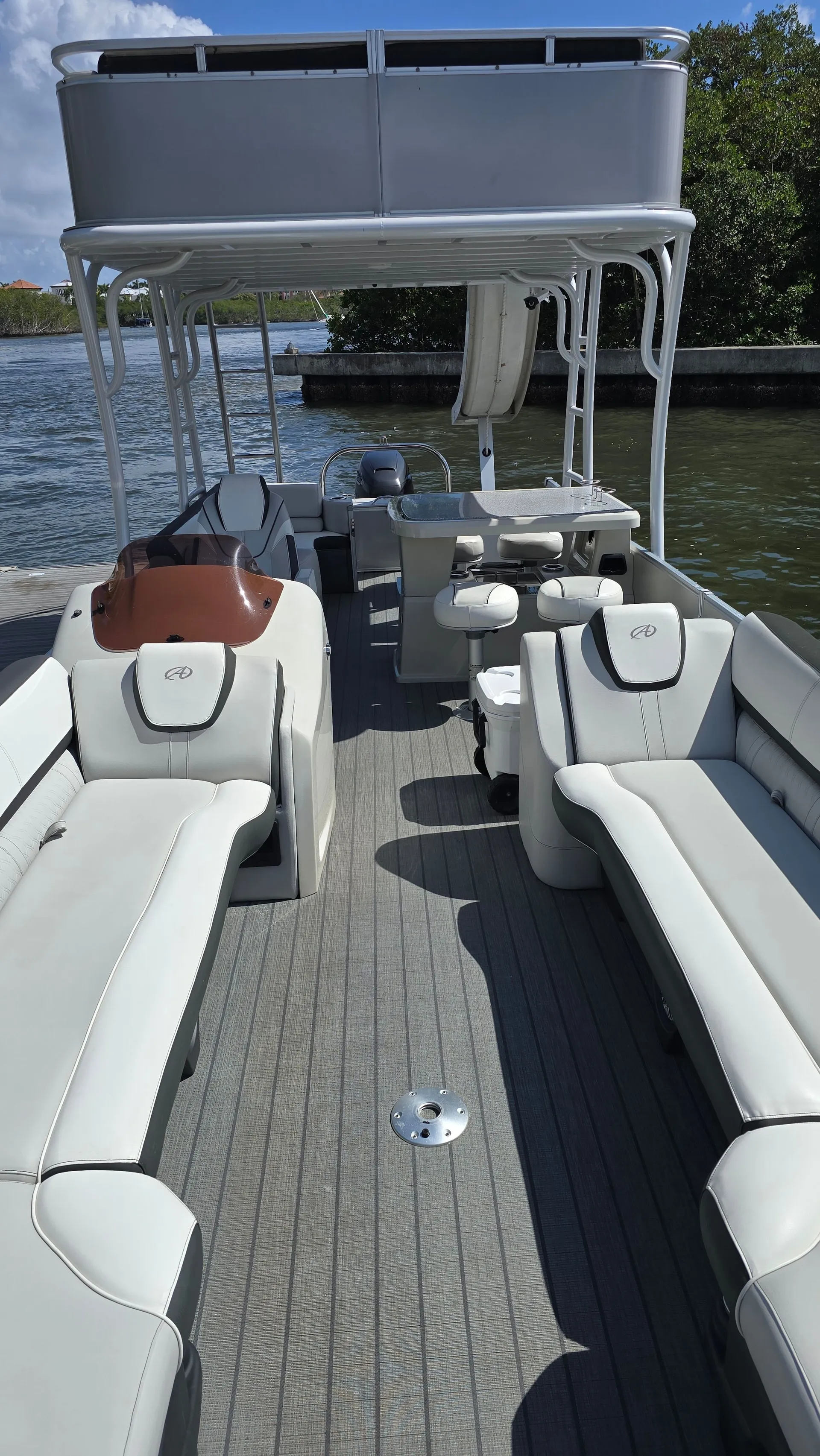 New Avalon Funship Double-Decker Pontoon with Bar and Slide 