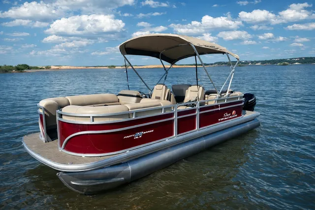 Rent a SUN TRACKER pontoon in Pottsboro, TX near me