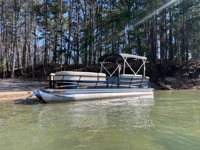 Rent a ENCORE BENTLEY pontoon in Holly Springs, GA near me