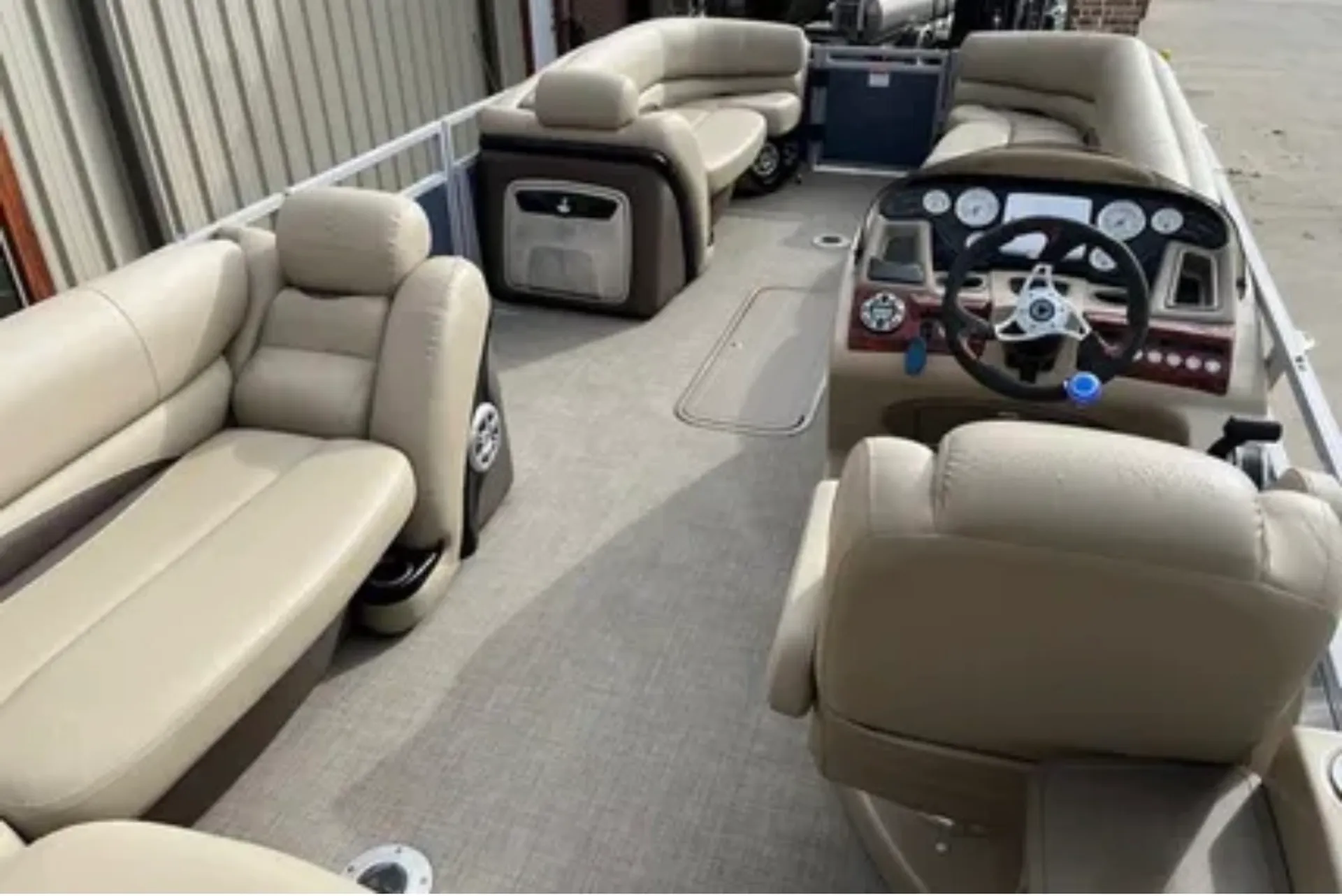 25’ Regency Luxury Pontoon Lake Havasu, Double Bimini, BBQ, Bluetooth