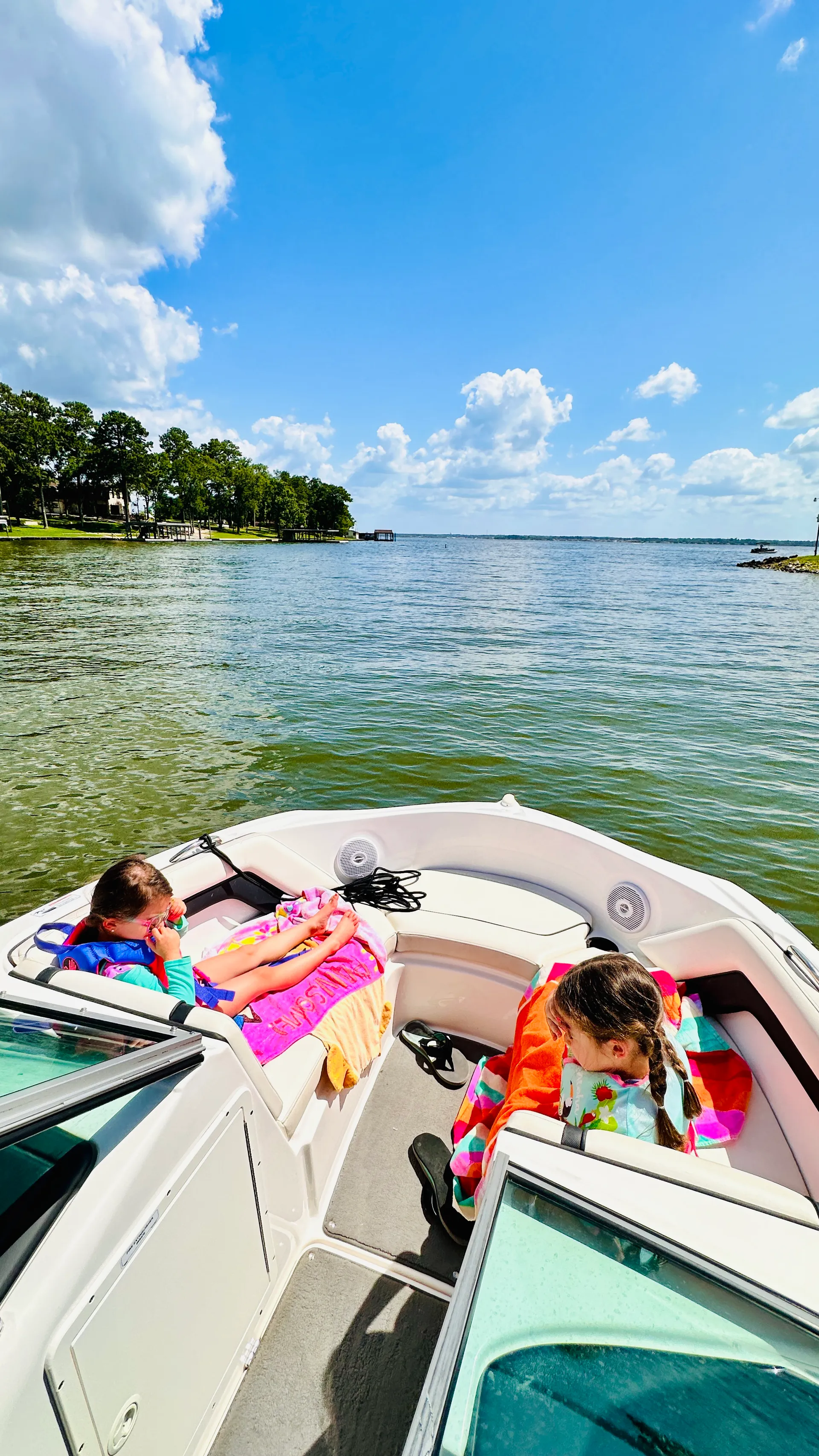 Family Pontoon Boat – Lake Conroe, Houston, Tubing Ready