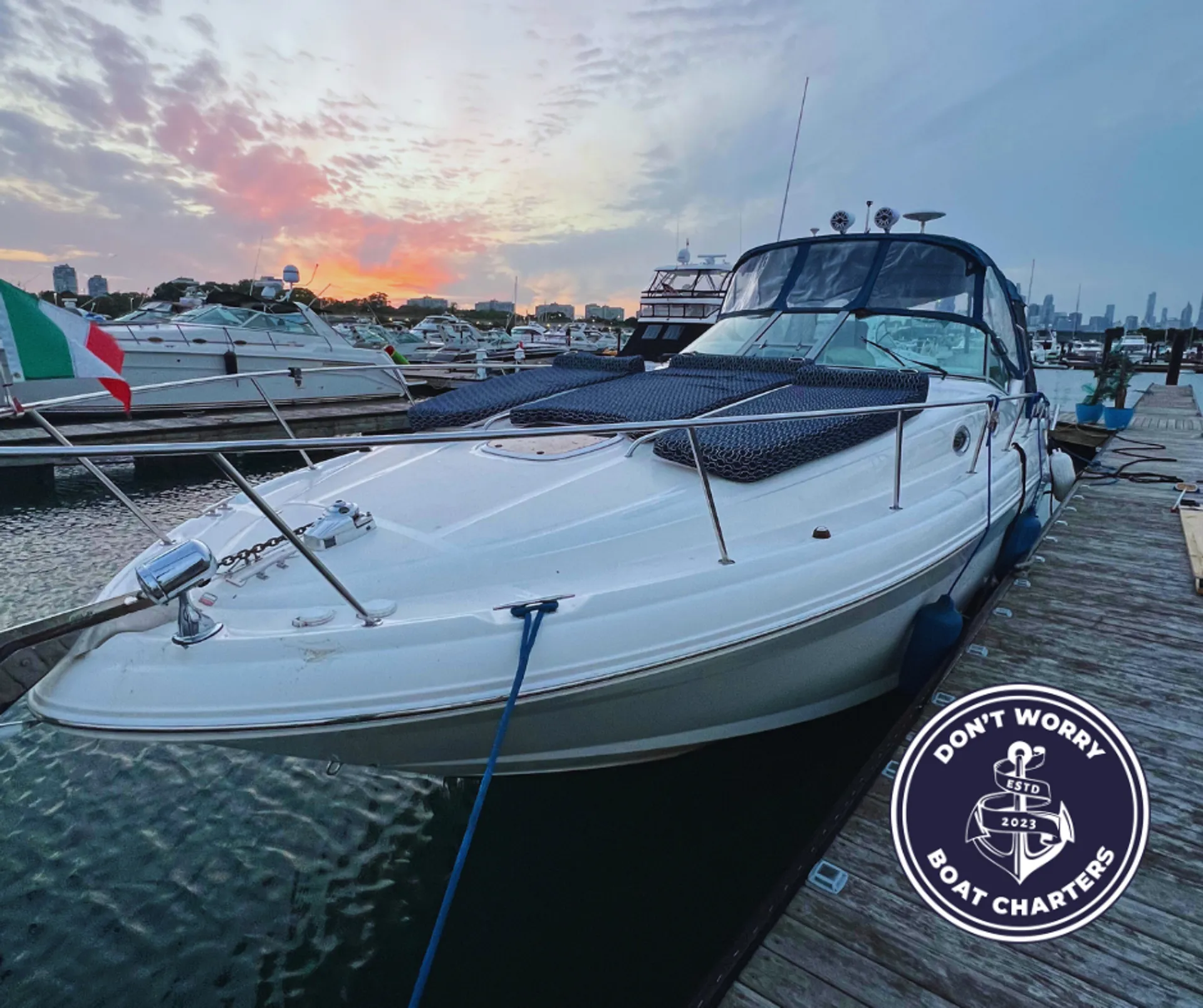 Sea Ray Boats 320 Sundancer in Chicago, IL