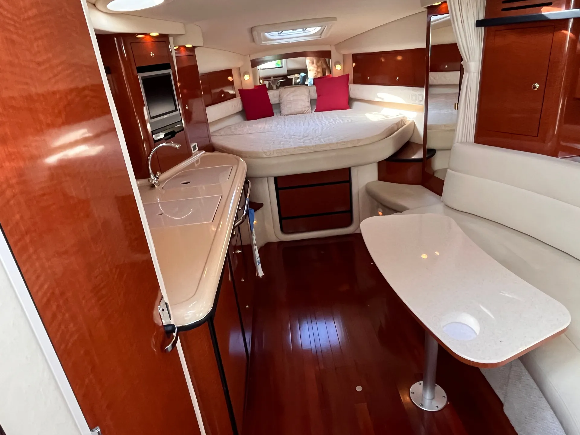 Chicago Luxury Charter, Searay Sundancer 320, 32ft  
