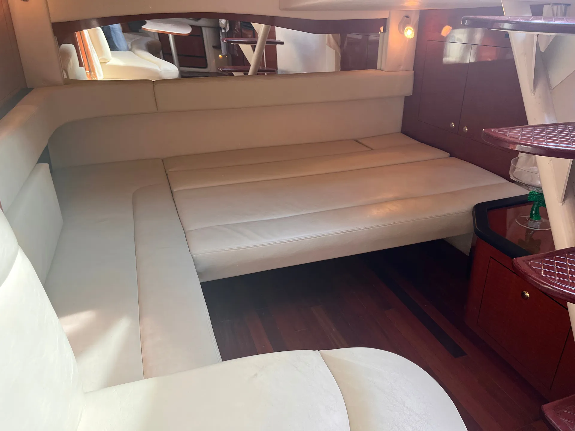 Chicago Luxury Charter, Searay Sundancer 320, 32ft  
