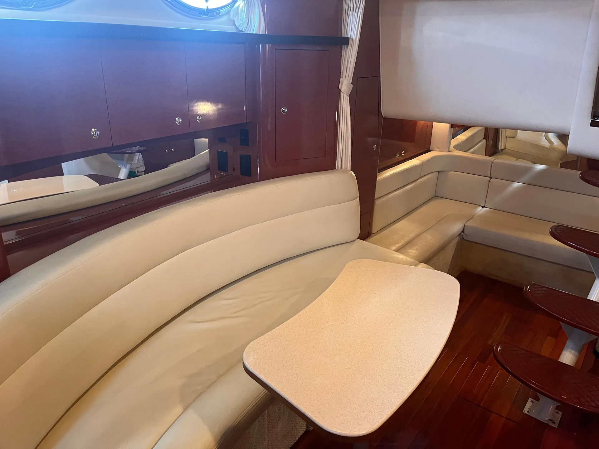 Chicago Luxury Charter, Searay Sundancer 320, 32ft  
