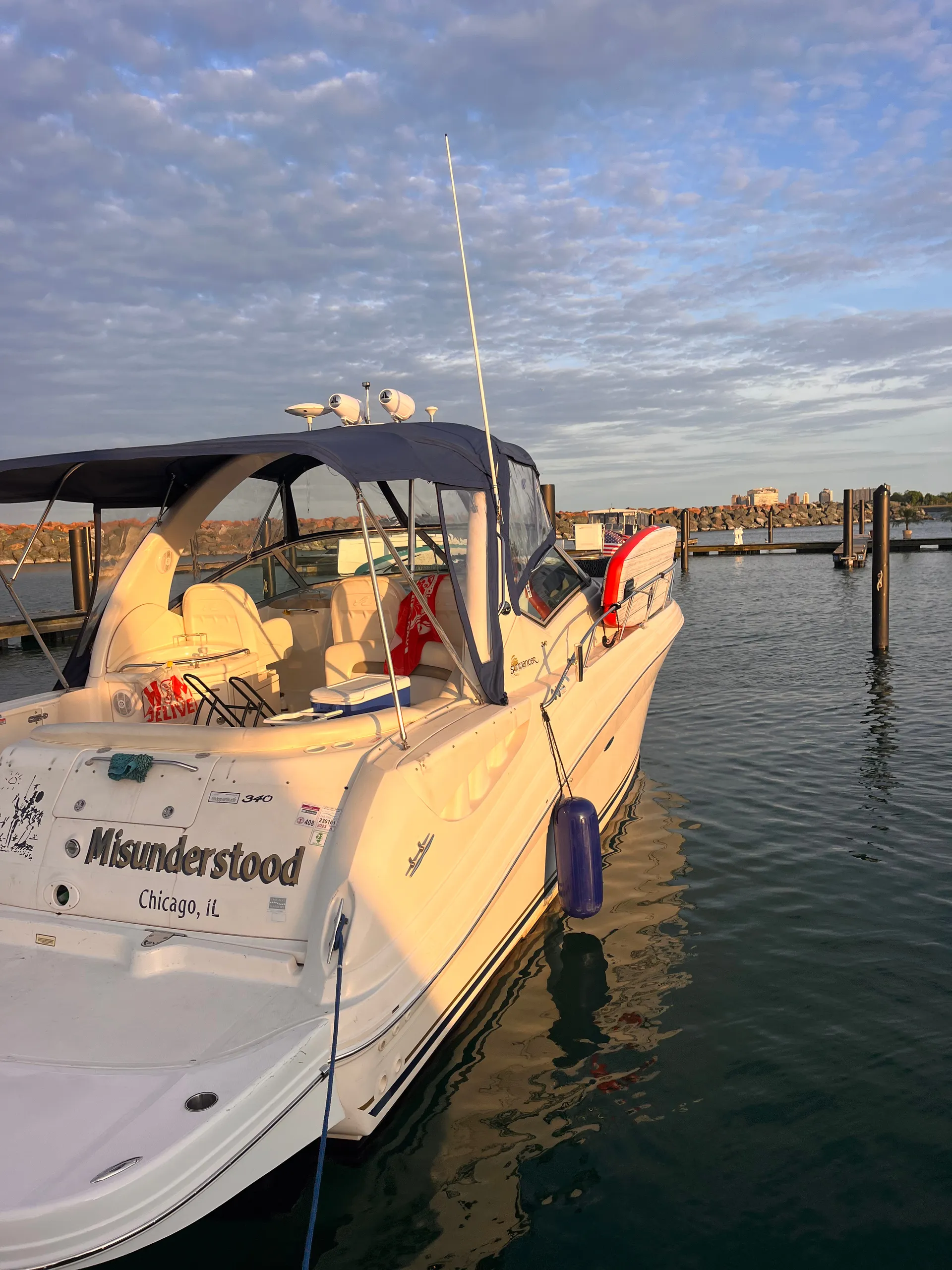 Chicago Luxury Charter, Searay Sundancer 320, 32ft  