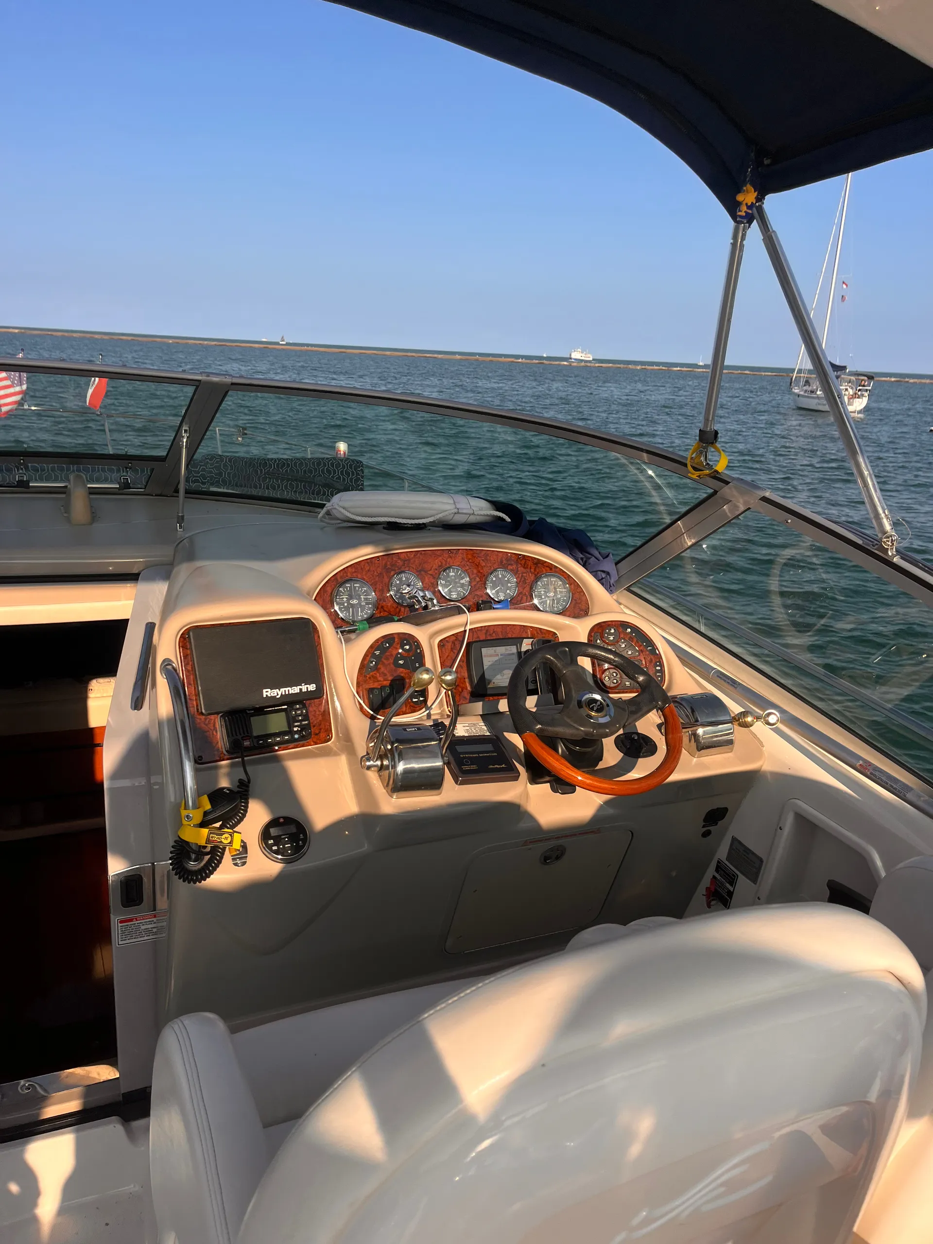 Chicago Luxury Charter, Searay Sundancer 320, 32ft  