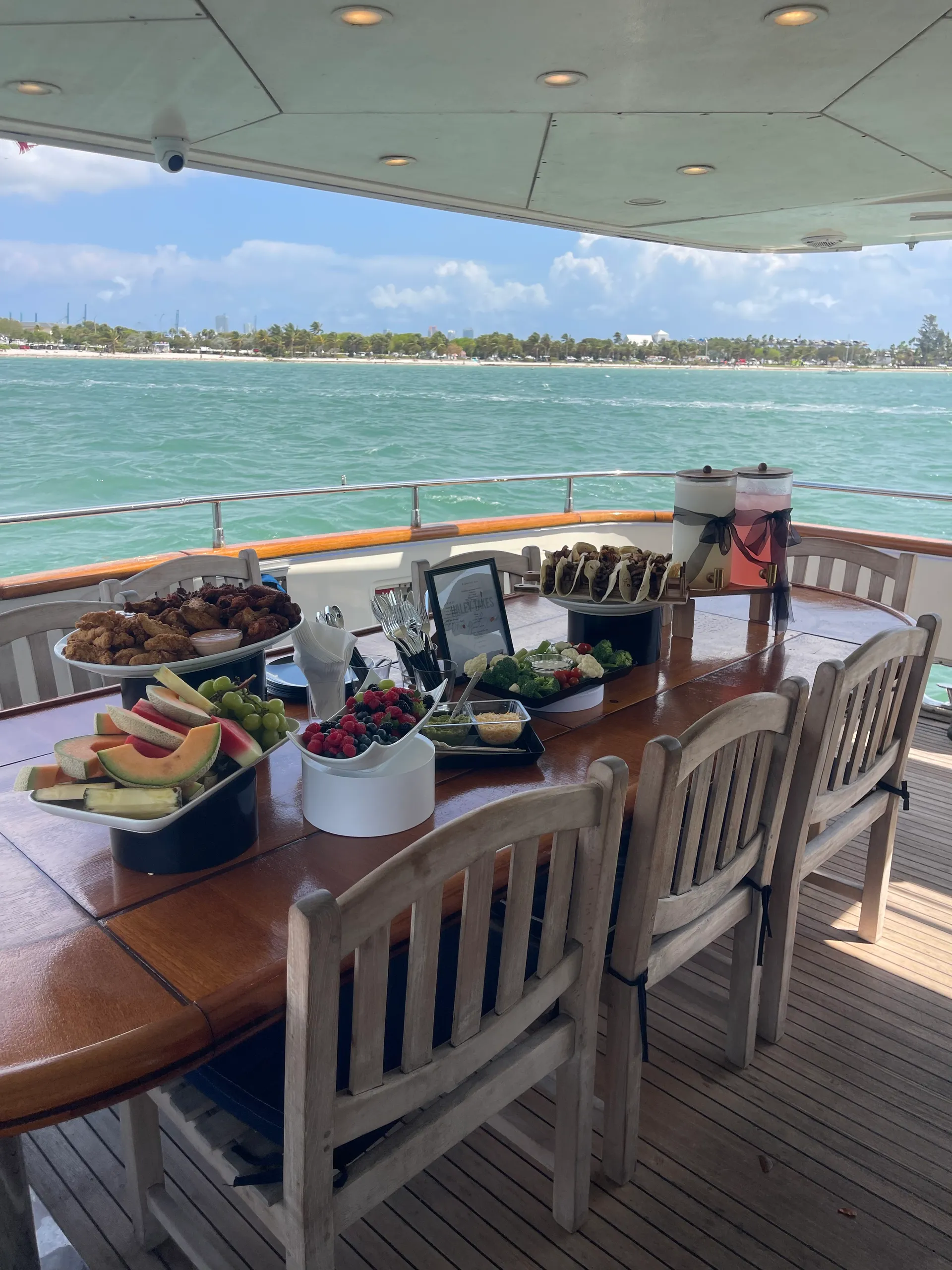 100' Yacht ➕ JACUZZI ⭐️ Best Experience In Miami