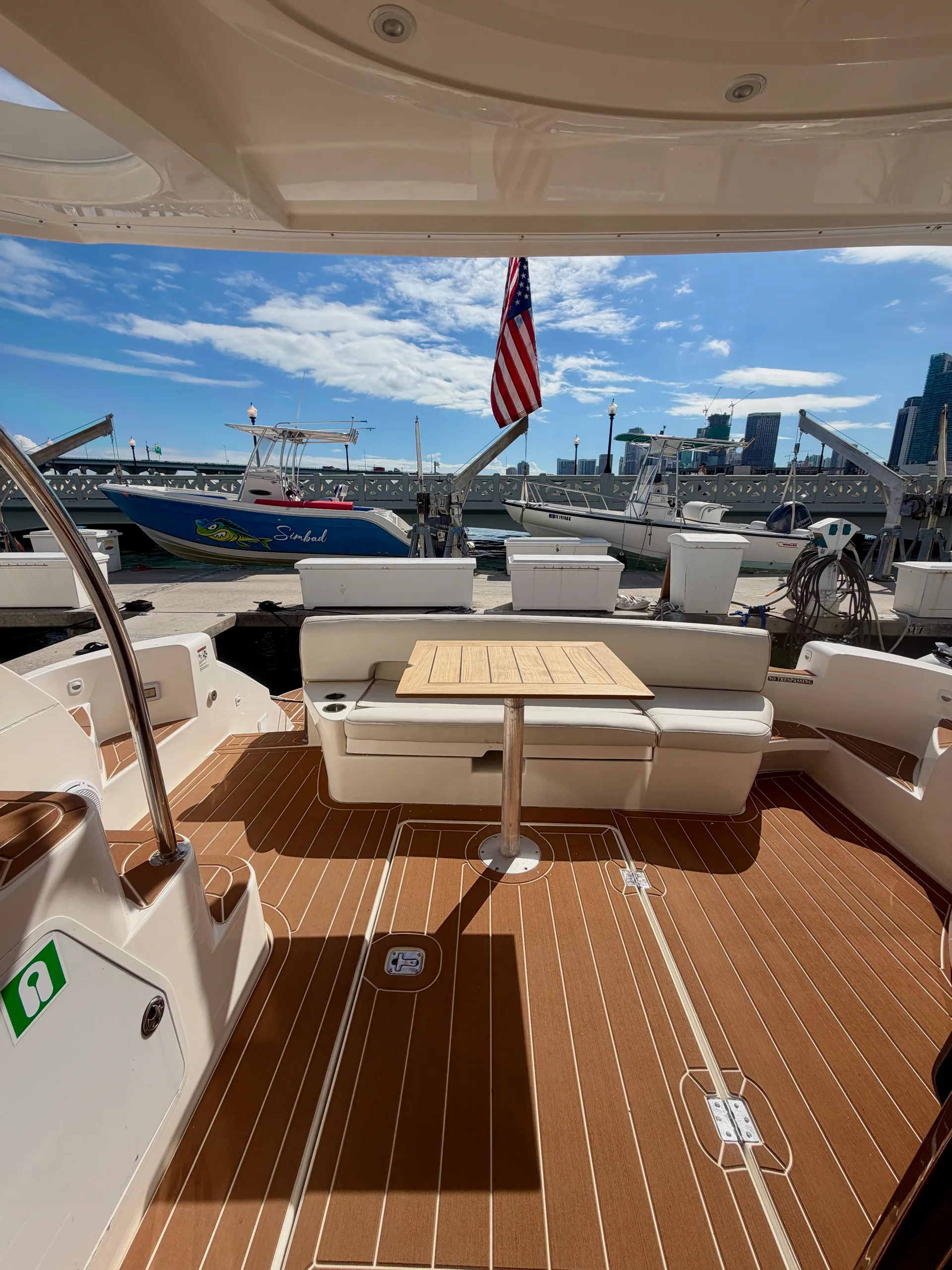 Cruiser Sport 55’ Flybridge ( book 4 hours, enjoy 5 during weekdays) 