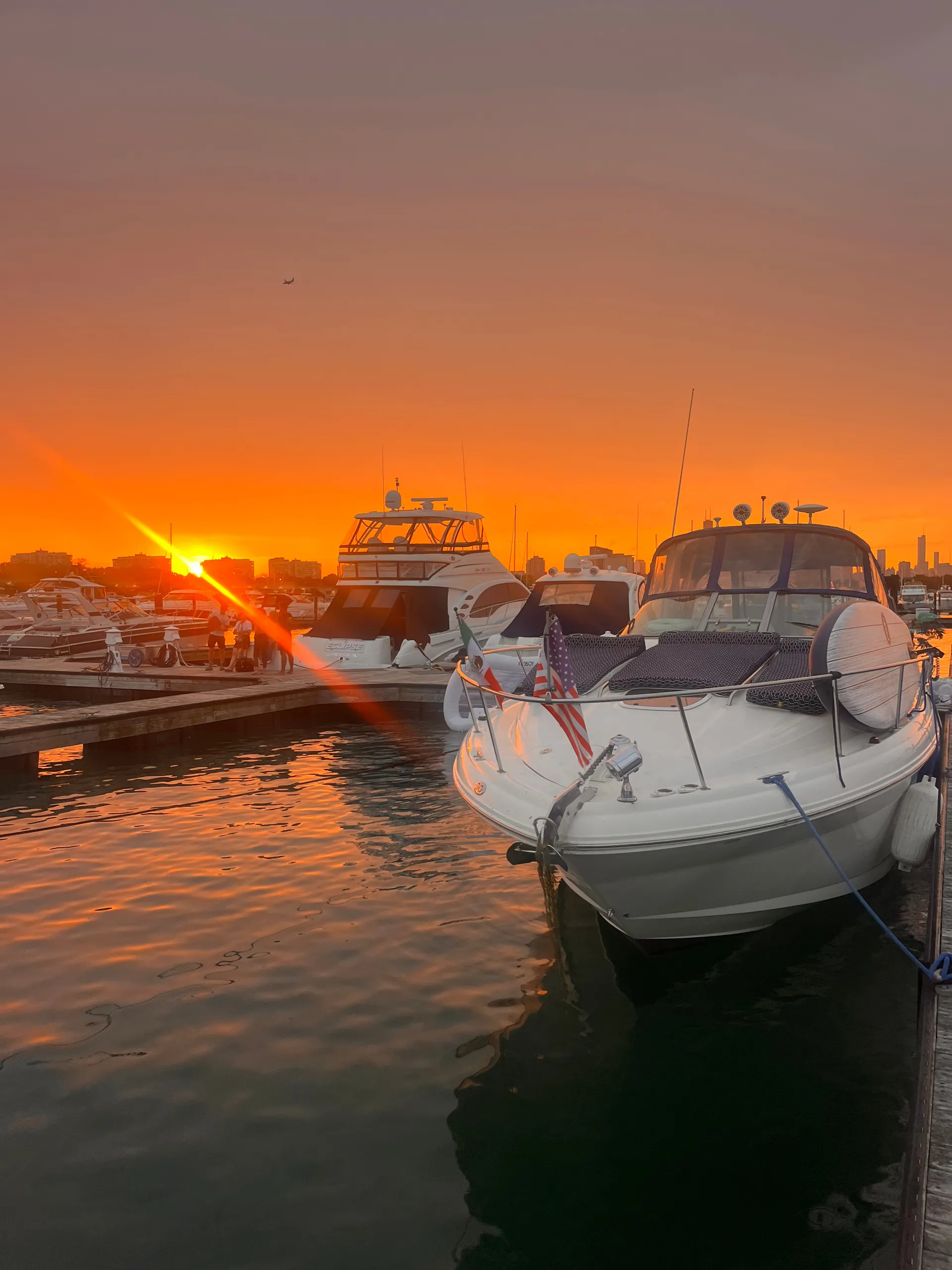 Chicago Luxury Charter, Searay Sundancer 320, 32ft  