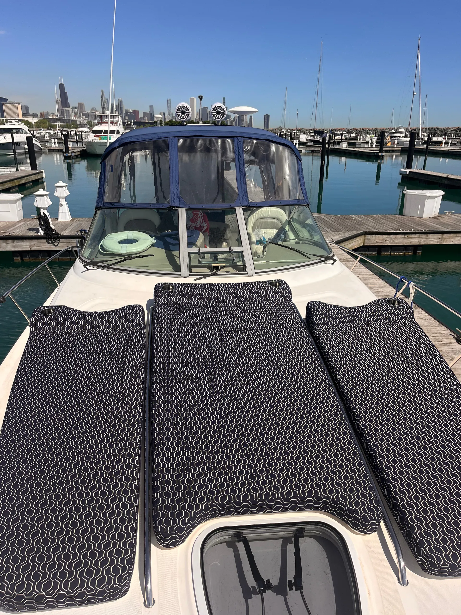 Chicago Luxury Charter, Searay Sundancer 320, 32ft  