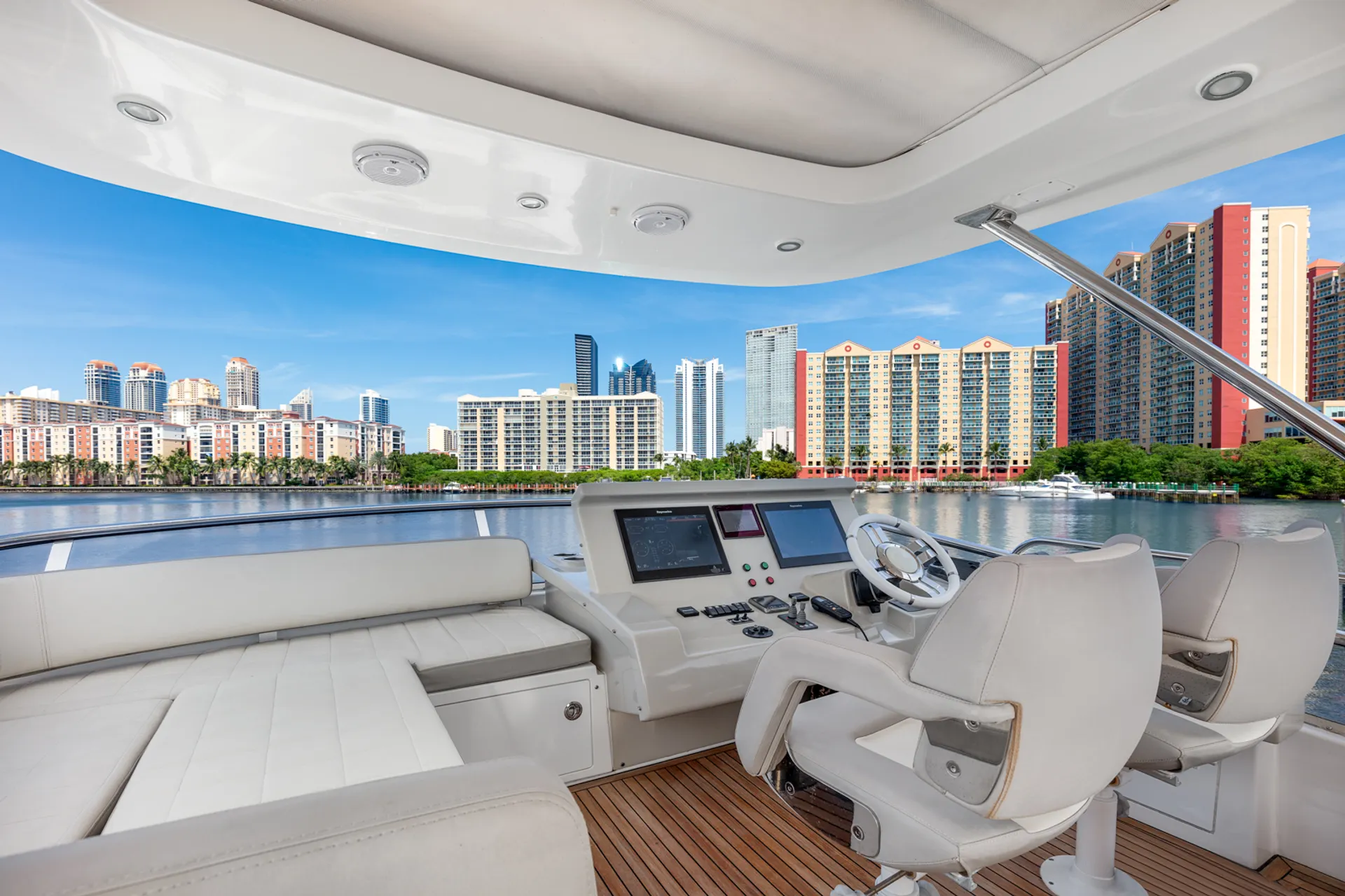 Azimut 66 FLY in North Miami, FL — photo 6
