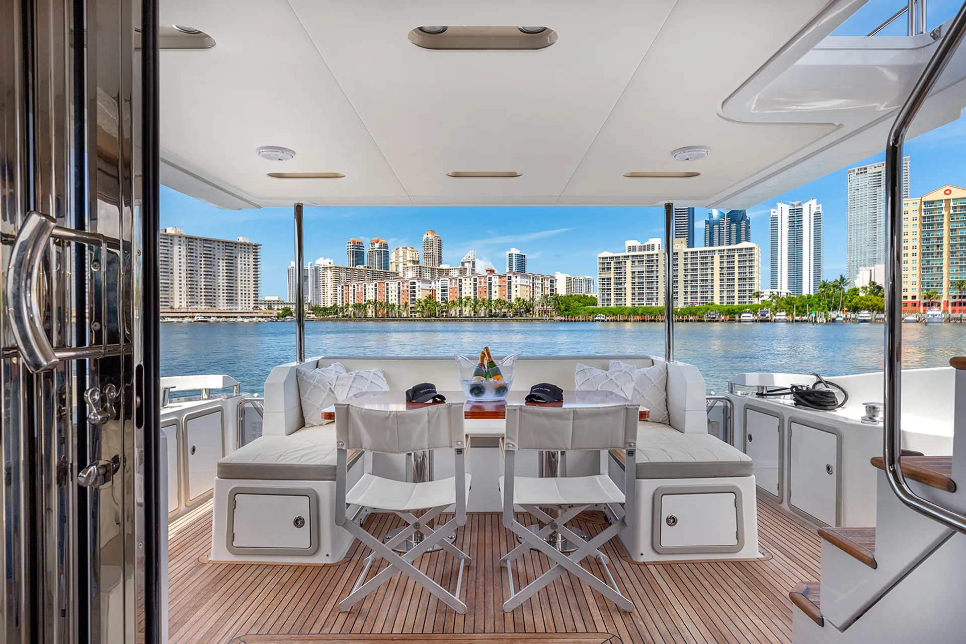 Azimut 66 FLY in North Miami, FL — photo 5