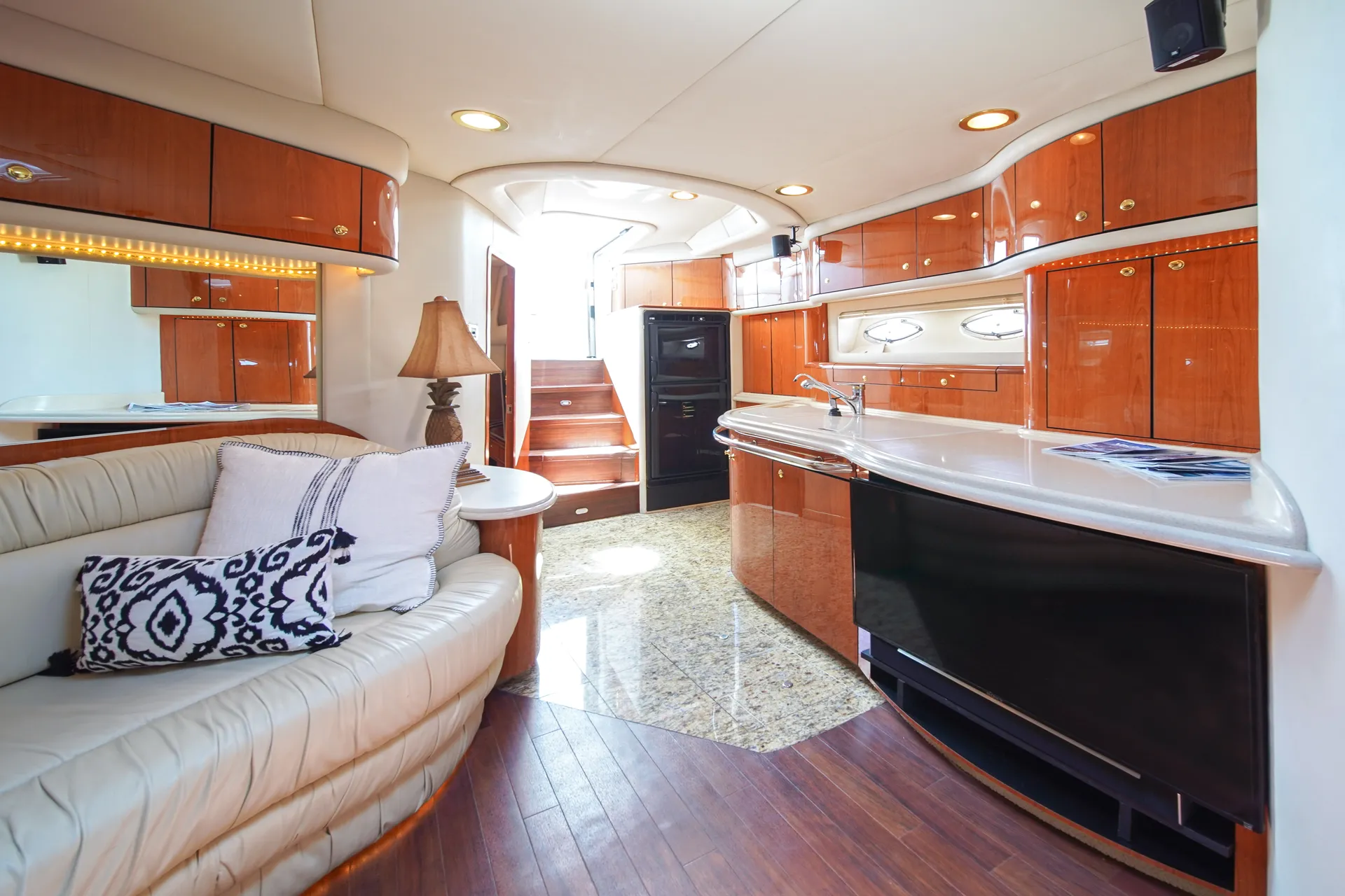 SEA RAY BOATS 540 COCKPIT MOTOR YACHT in Miami, FL — photo 5