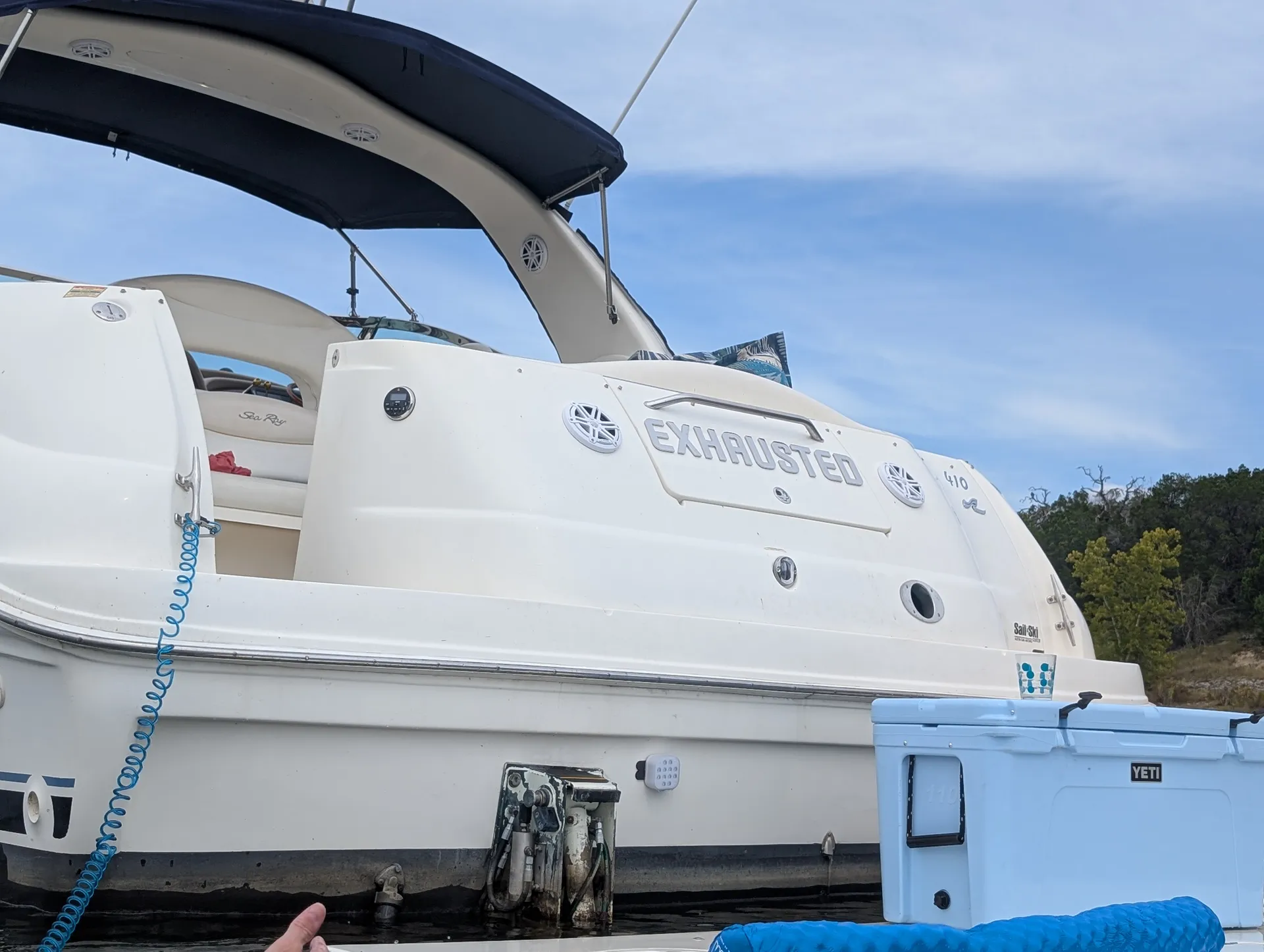 Sea Ray Boats 420 express cruiser in Spicewood, TX — photo 3