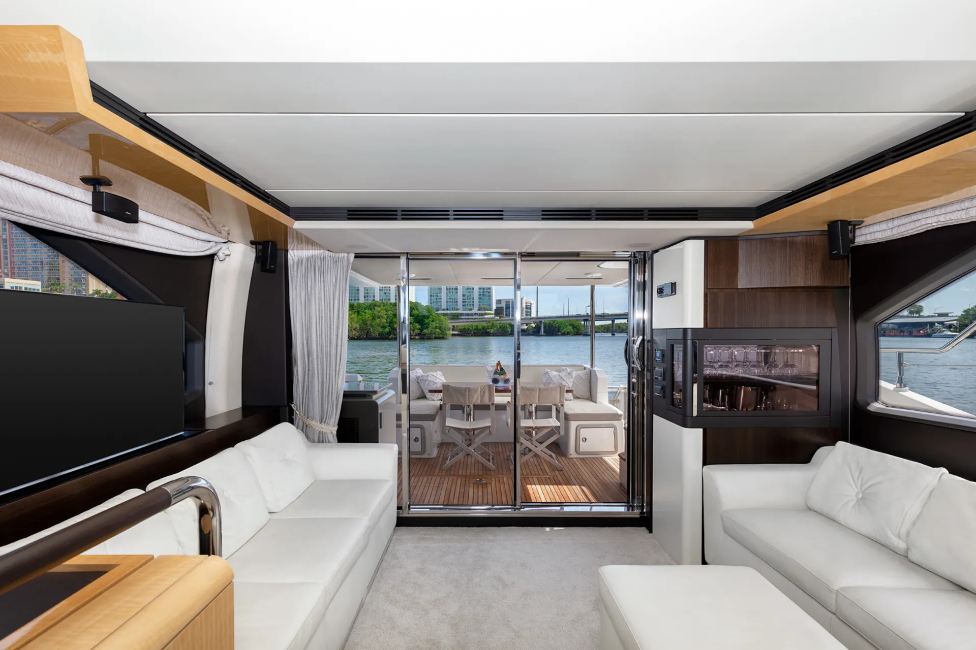 Azimut 66 FLY in North Miami, FL — photo 9