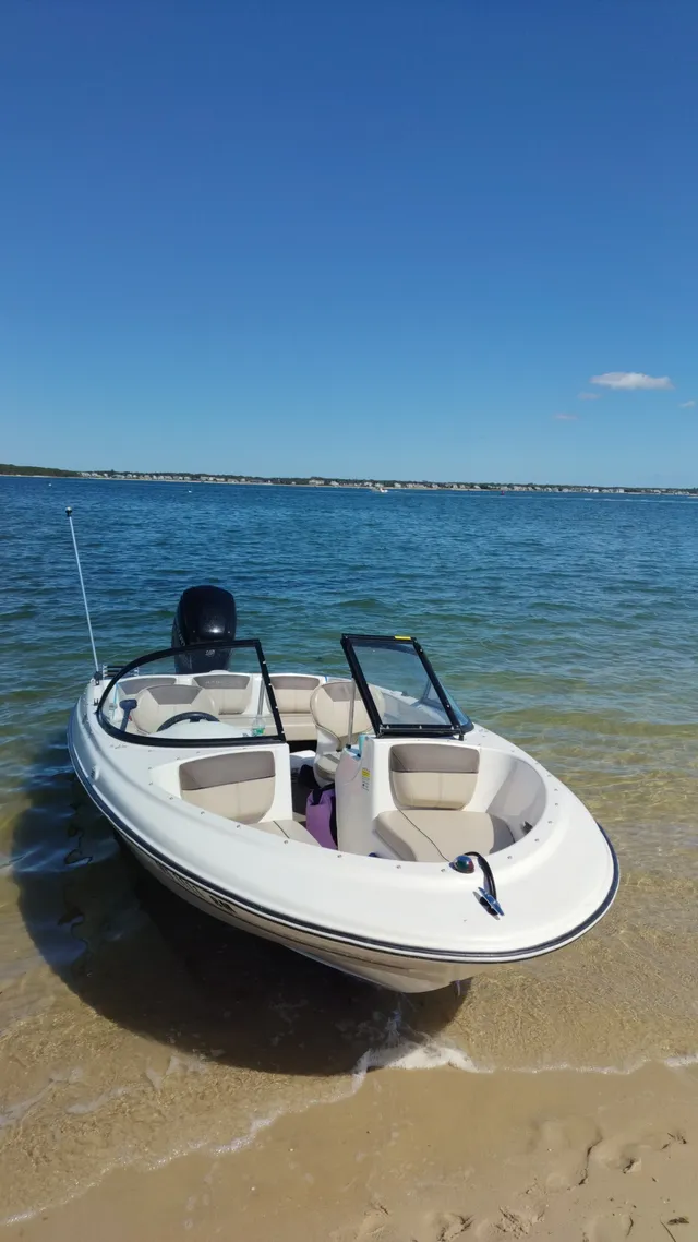 Rent a BAYLINER bow rider in Boston, MA near me
