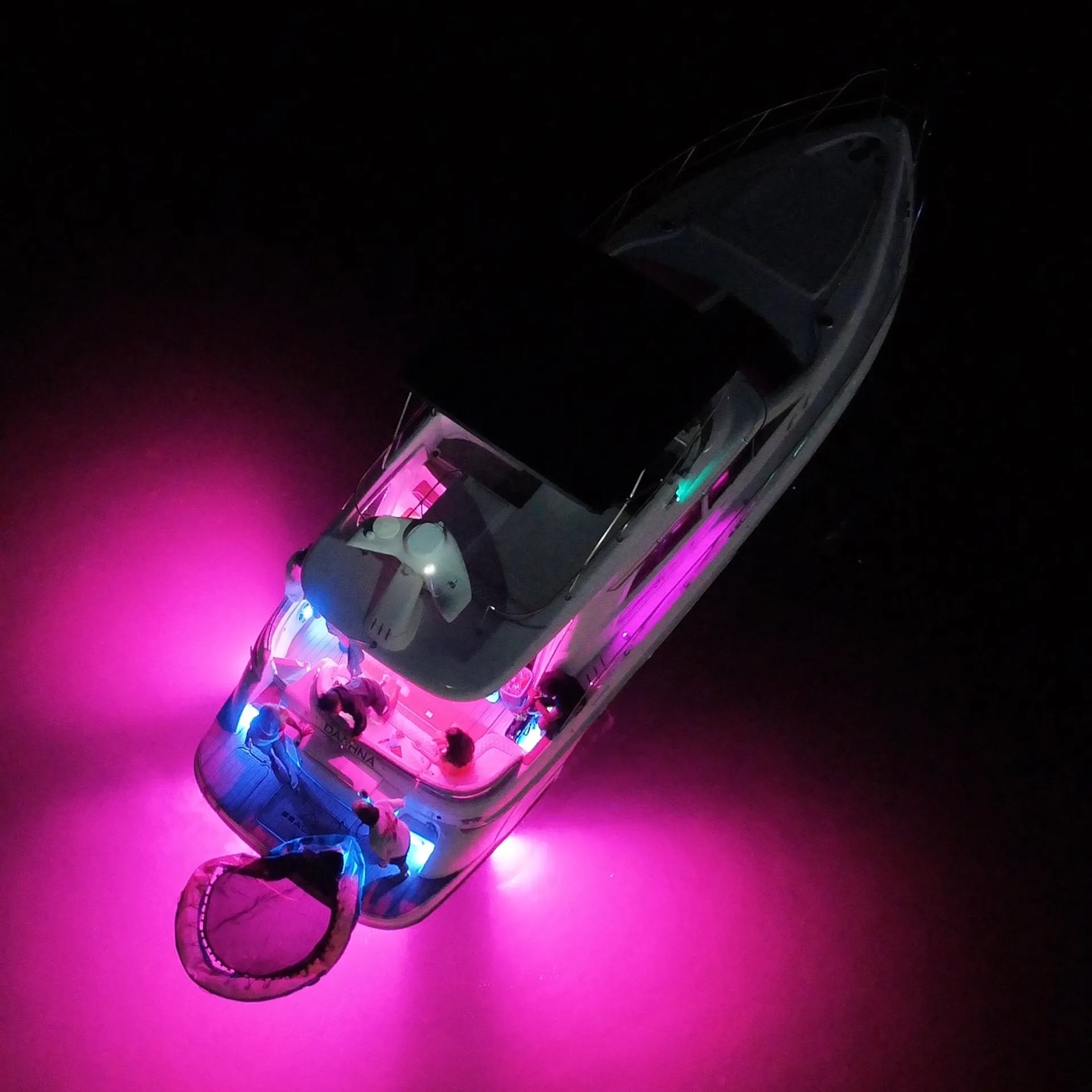 FREE HOUR!!! Beautiful 48' Flybridge Yacht 🛥️🍾 NO HIDDEN FEES!