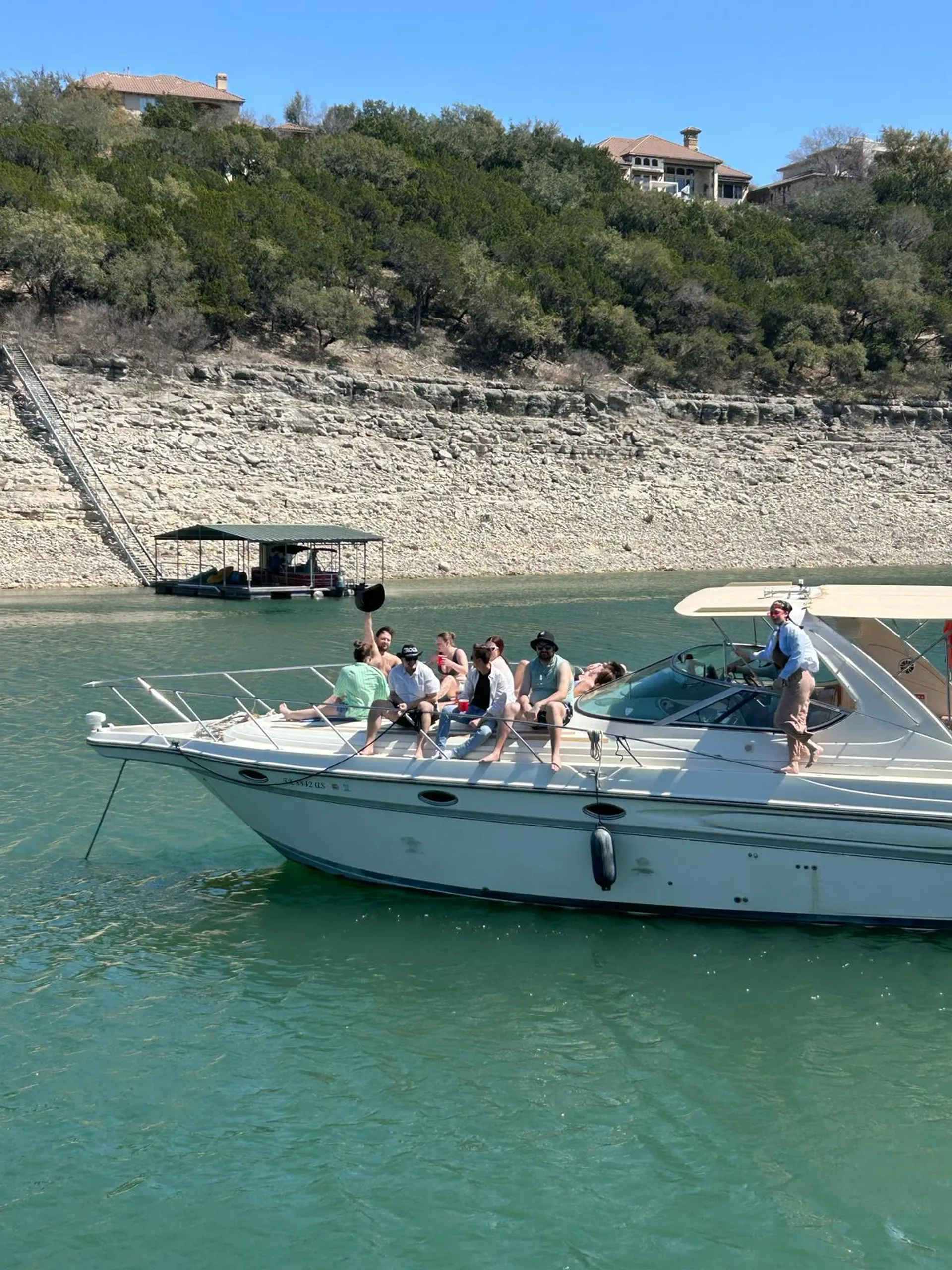41' Cruisers Motoryacht in Lake Travis