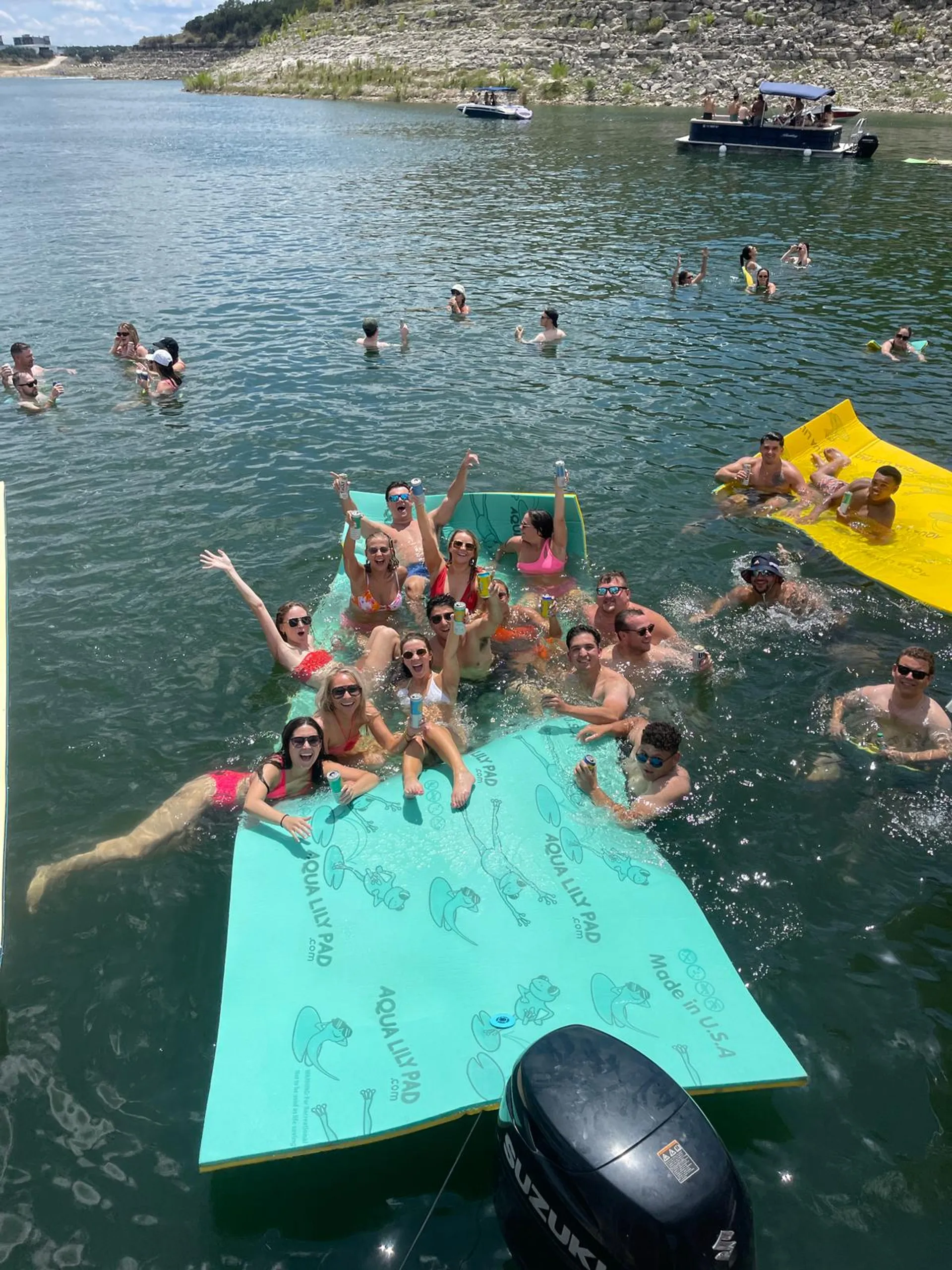 41' Cruisers Motoryacht in Lake Travis